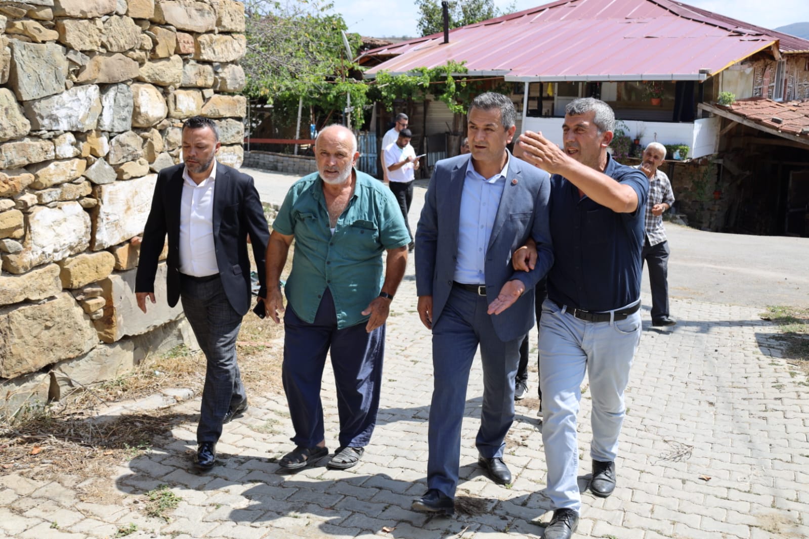 İzmit Belediyesi, kırsal mahallelerdeki inceleme gezisine Nebihoca’da devam etti (2)