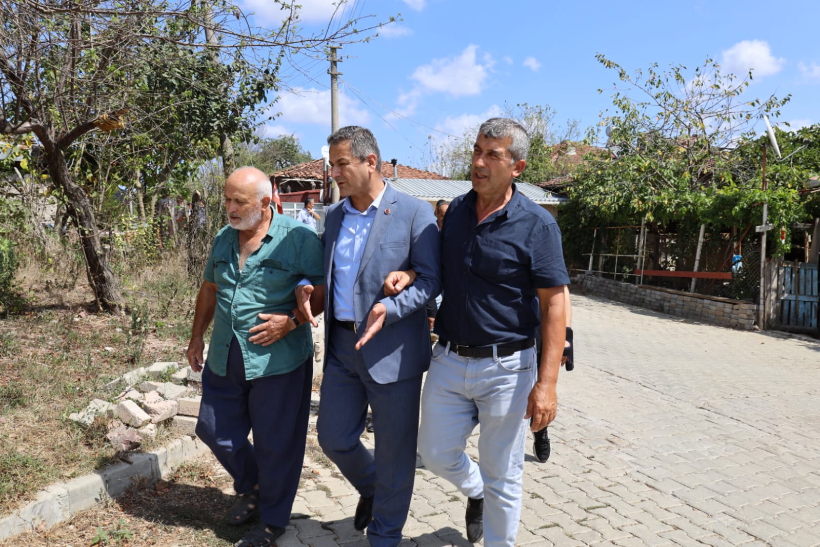 İzmit Belediyesi, kırsal mahallelerdeki inceleme gezisine Nebihoca’da devam etti (5)