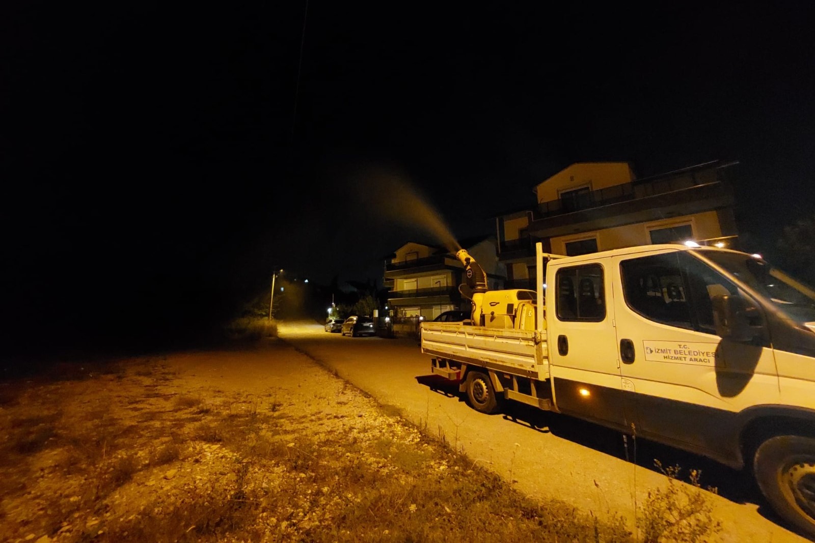 Izmit Belediyesinden yaz aylarinda ilaçlama seferberligi (7)
