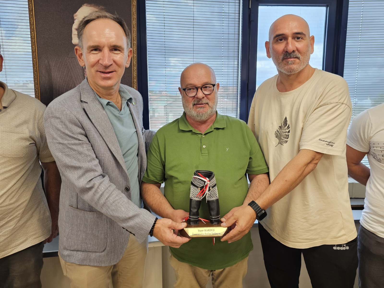 Izmit Belediyespor Güresçilerinden Kardas'a tesekkür ziyareti (2)