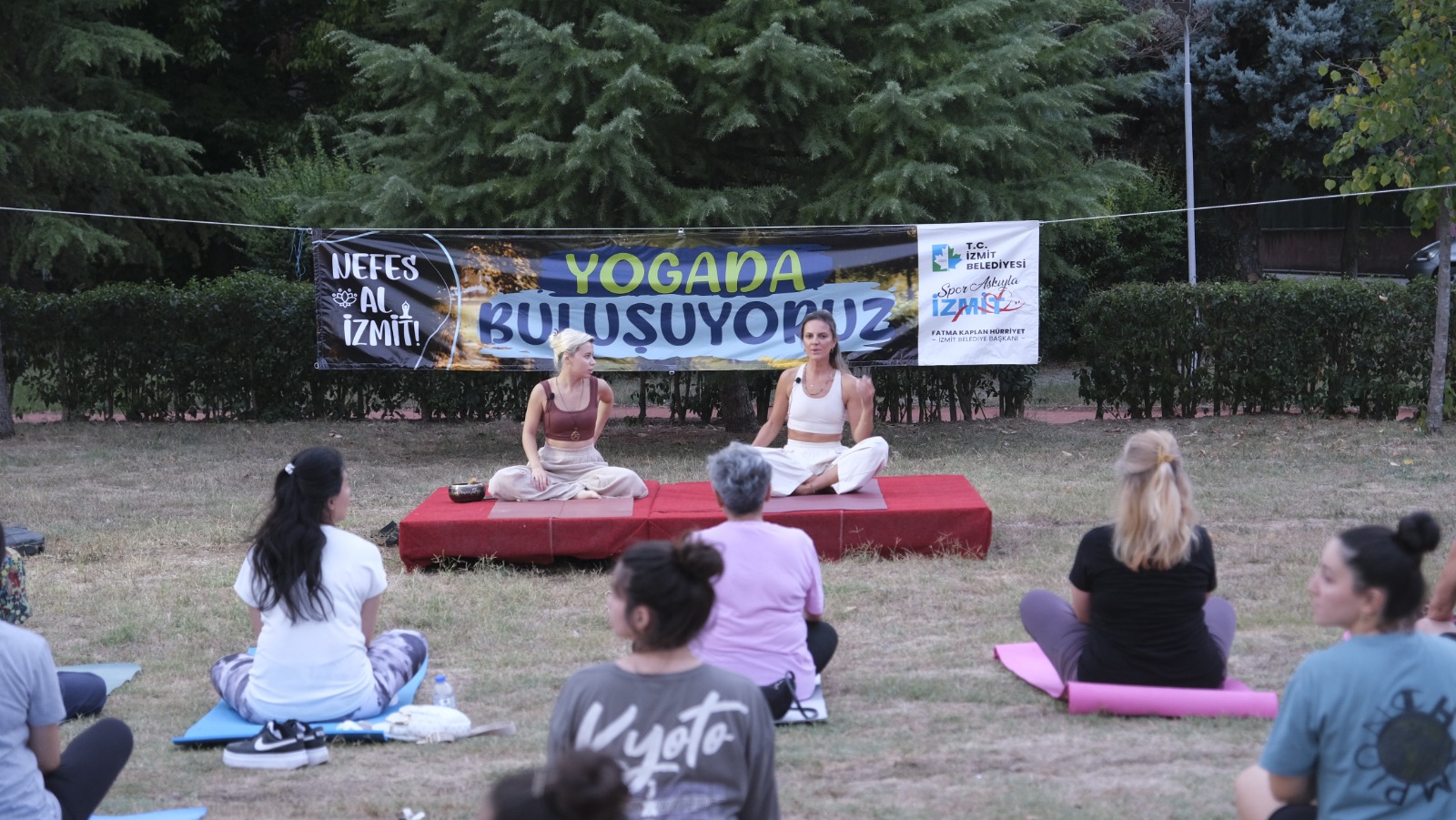 İzmit bu etkinliğini sevdi ‘Nefes Al İzmit’ Yoga etkinliğine büyük ilgi (1)