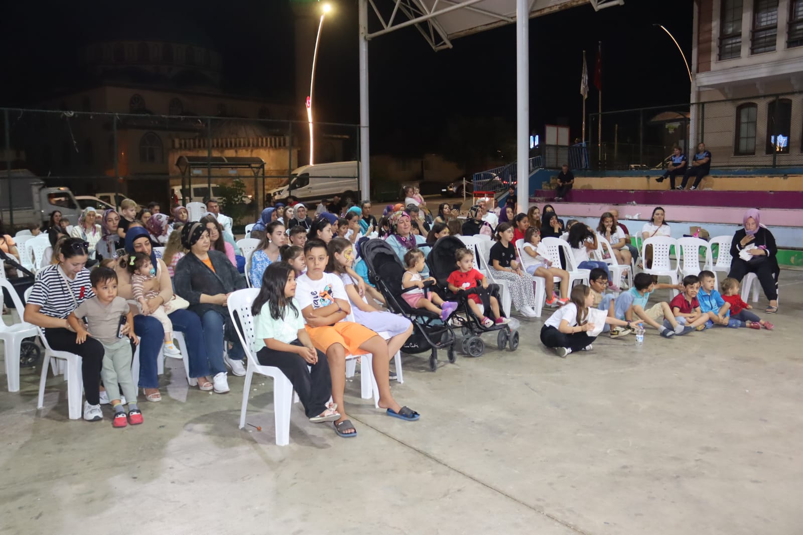 Izmit'in Yaz Aksamlari, Akmese Mahallesini aydinlatti (8)
