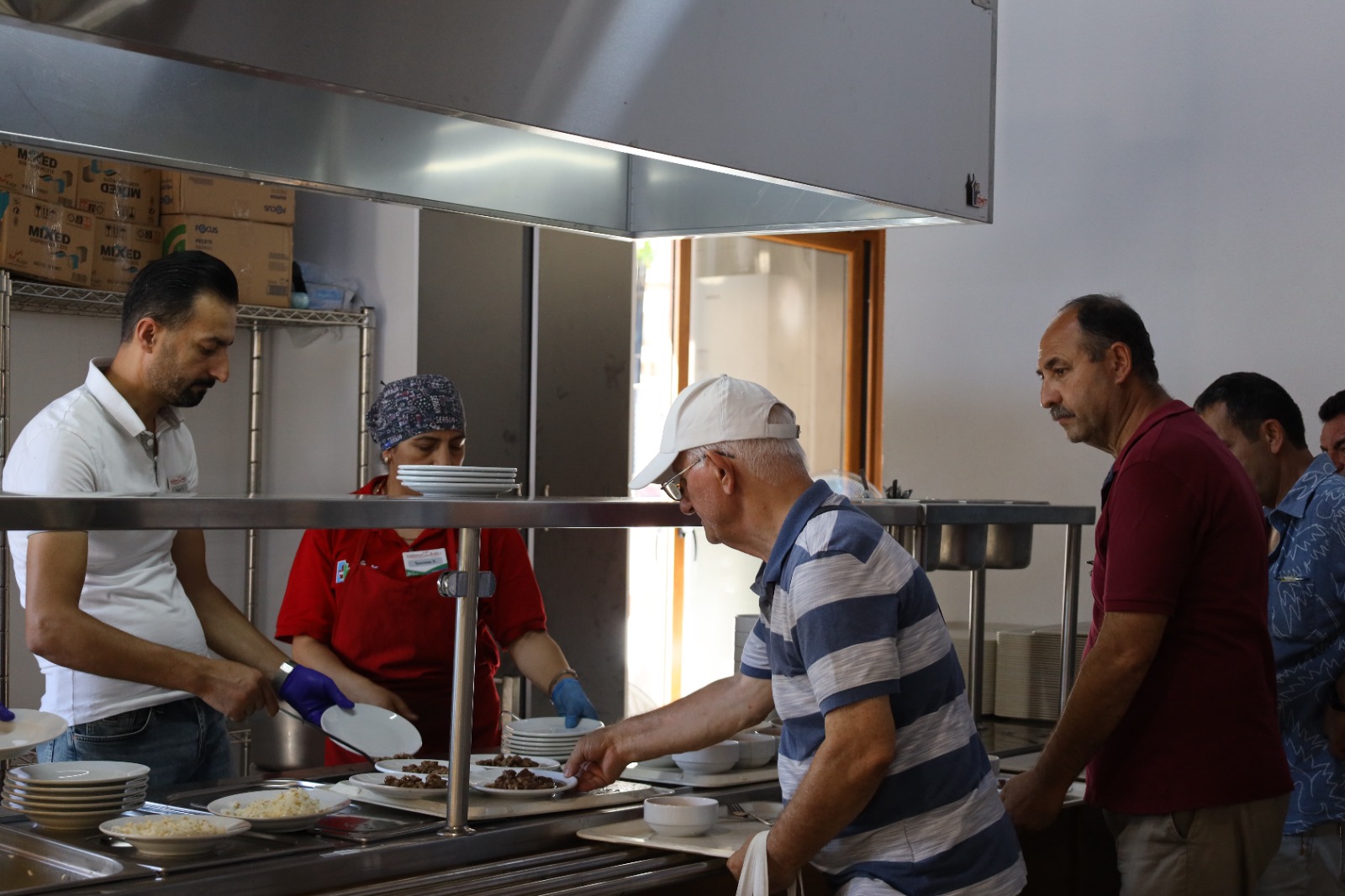 Izmitte Sosyal Belediyeciligin Basarisi Izmit Kent Lokantasi her gün tiklim tiklim (12)