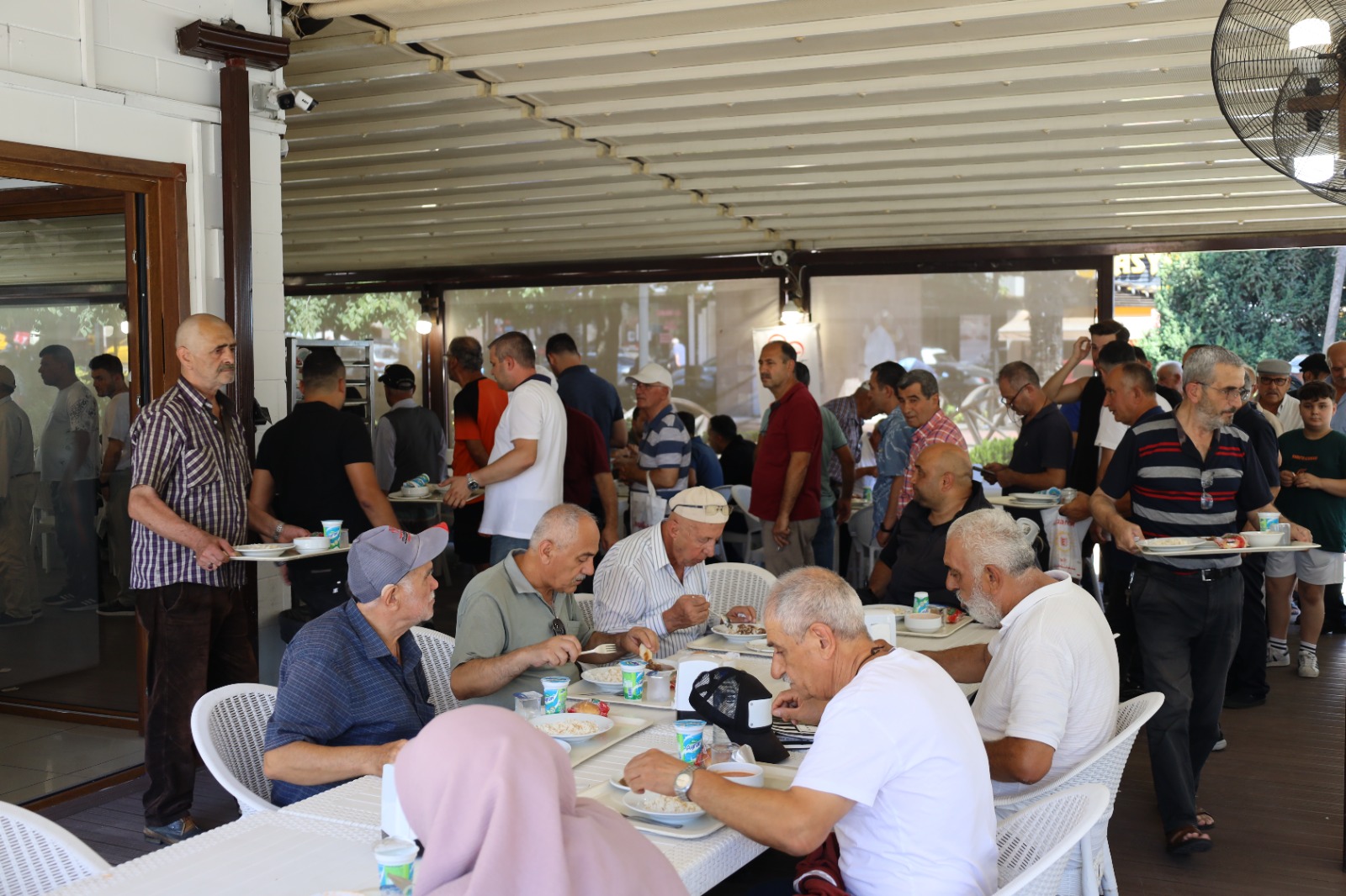 Izmitte Sosyal Belediyeciligin Basarisi Izmit Kent Lokantasi her gün tiklim tiklim (9)