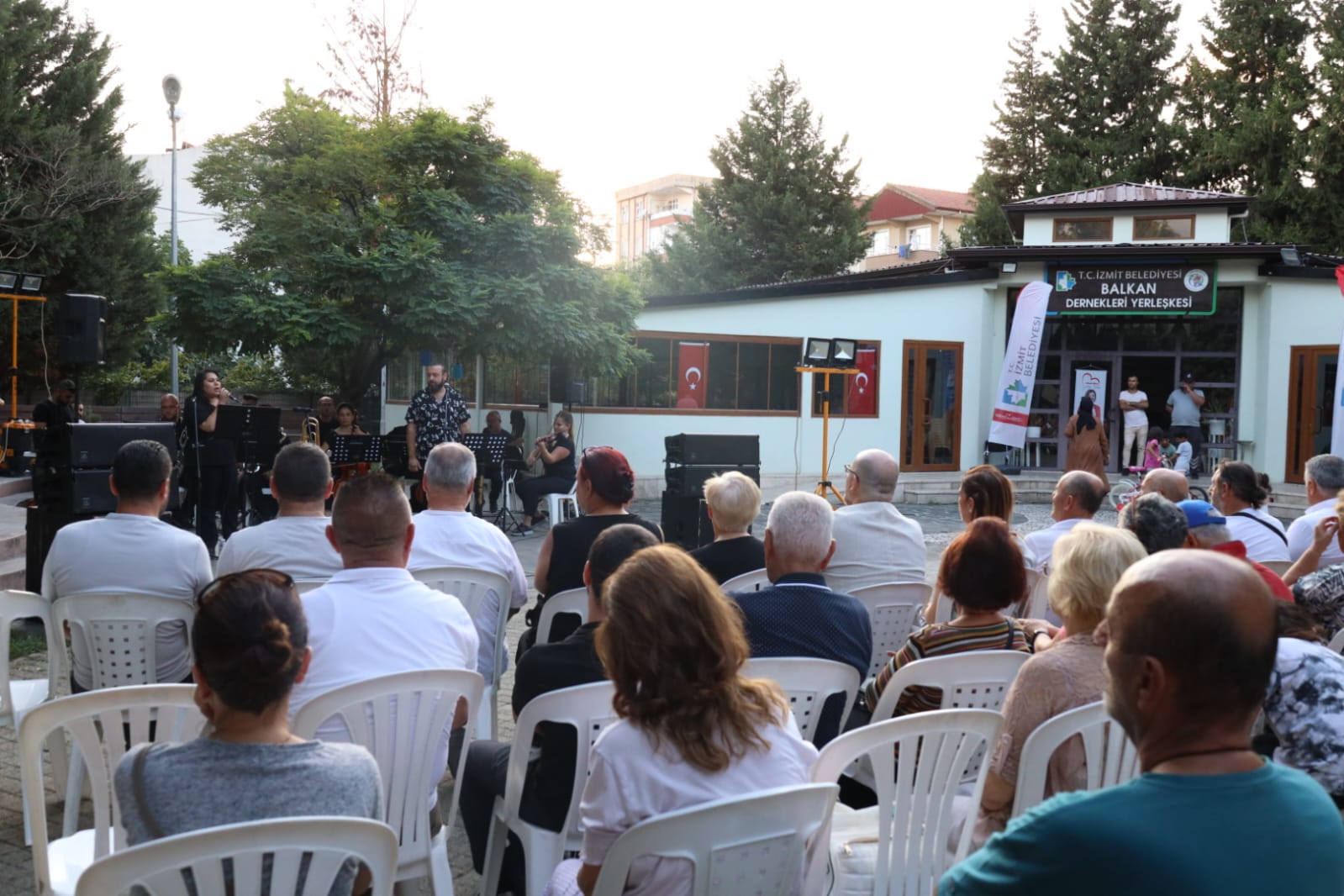 Izmit'te Yaz Aksamlari Türkçe Pop konseriyle devam etti (4)