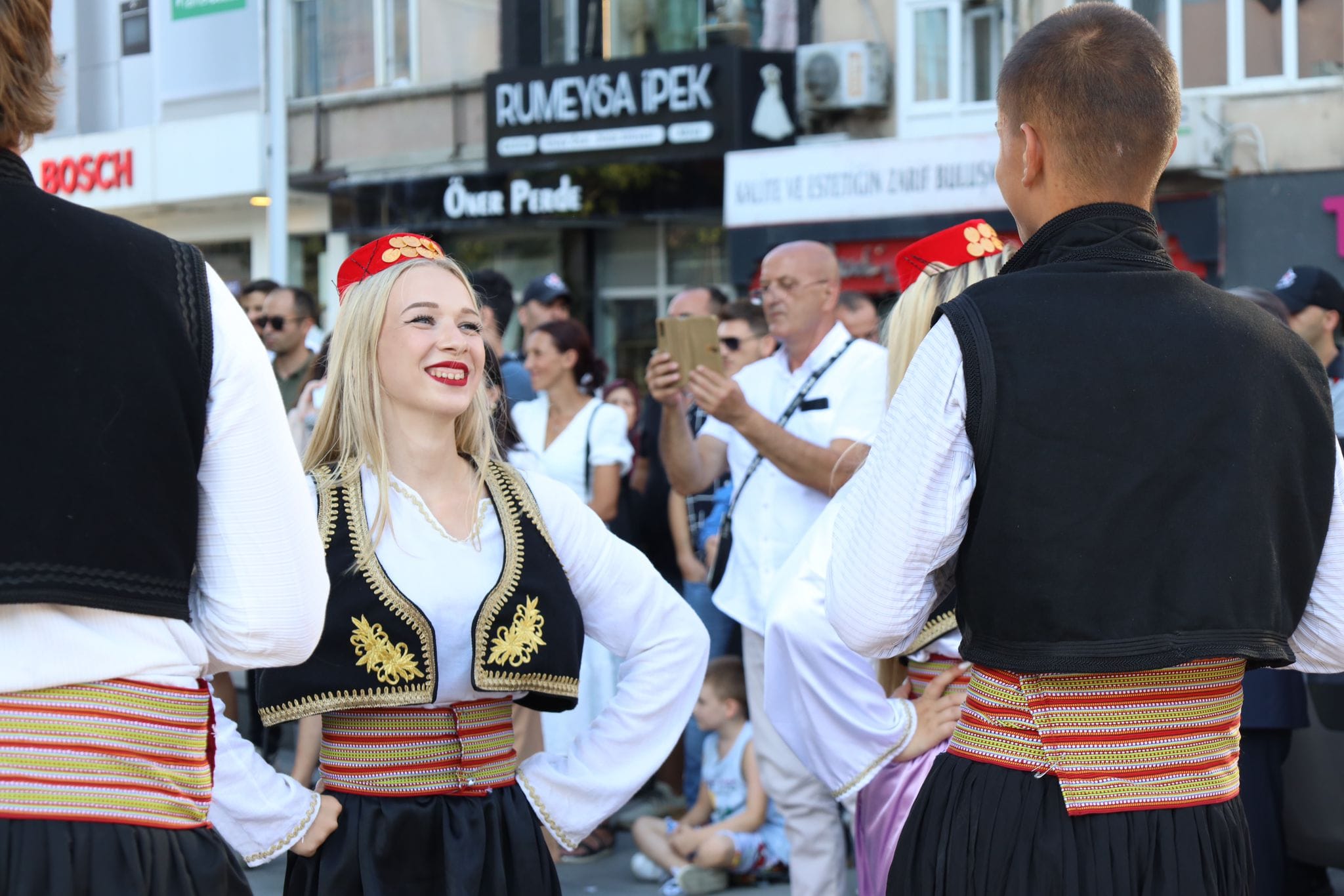 İzmit’te üç ülkenin halk danslarıyla unutulmaz bir gösteri (1)