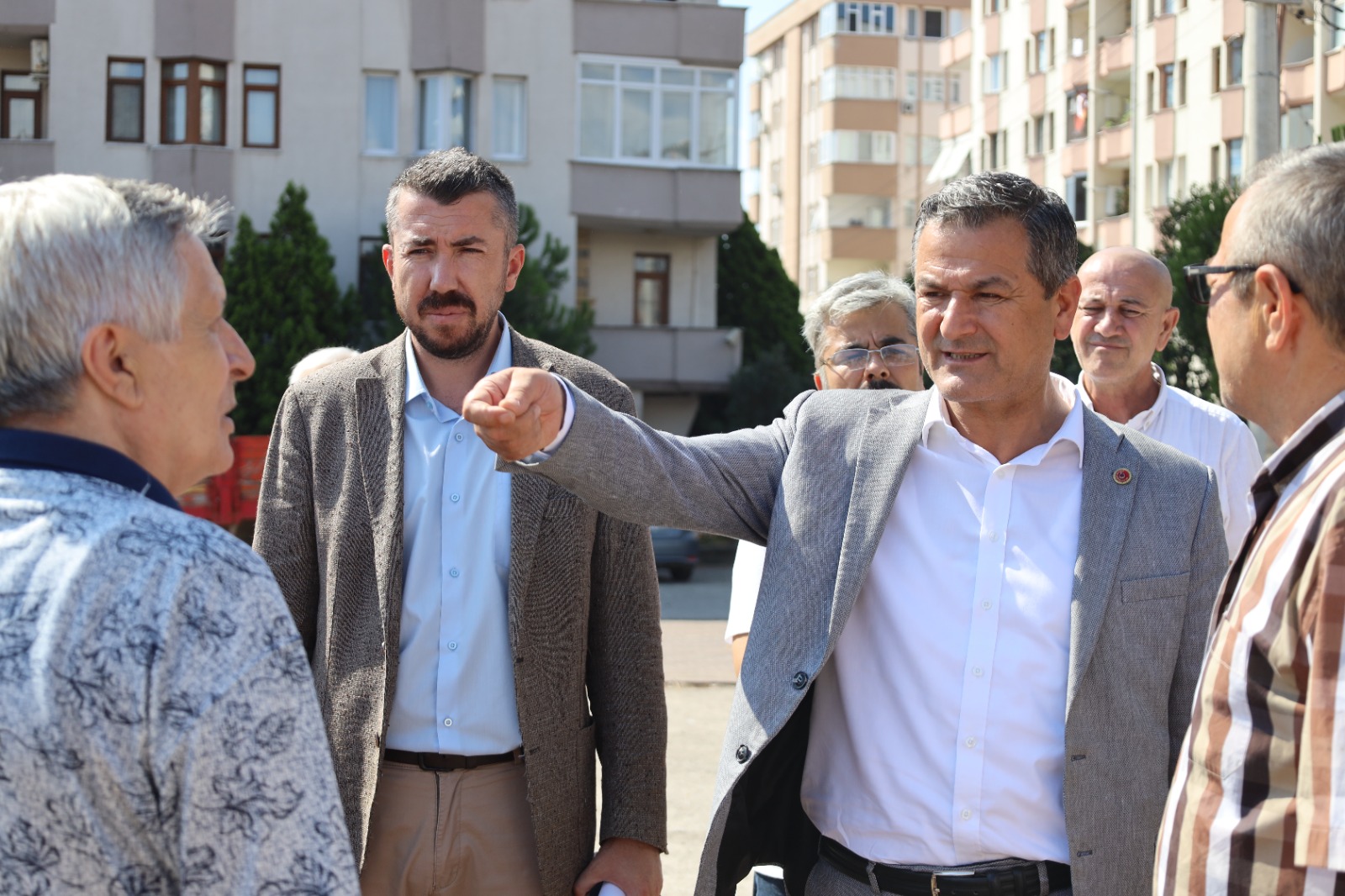 Körfez Mahallesi’nde yakın takip İzmit Belediye yöneticileri saha ziyaretinde (8)