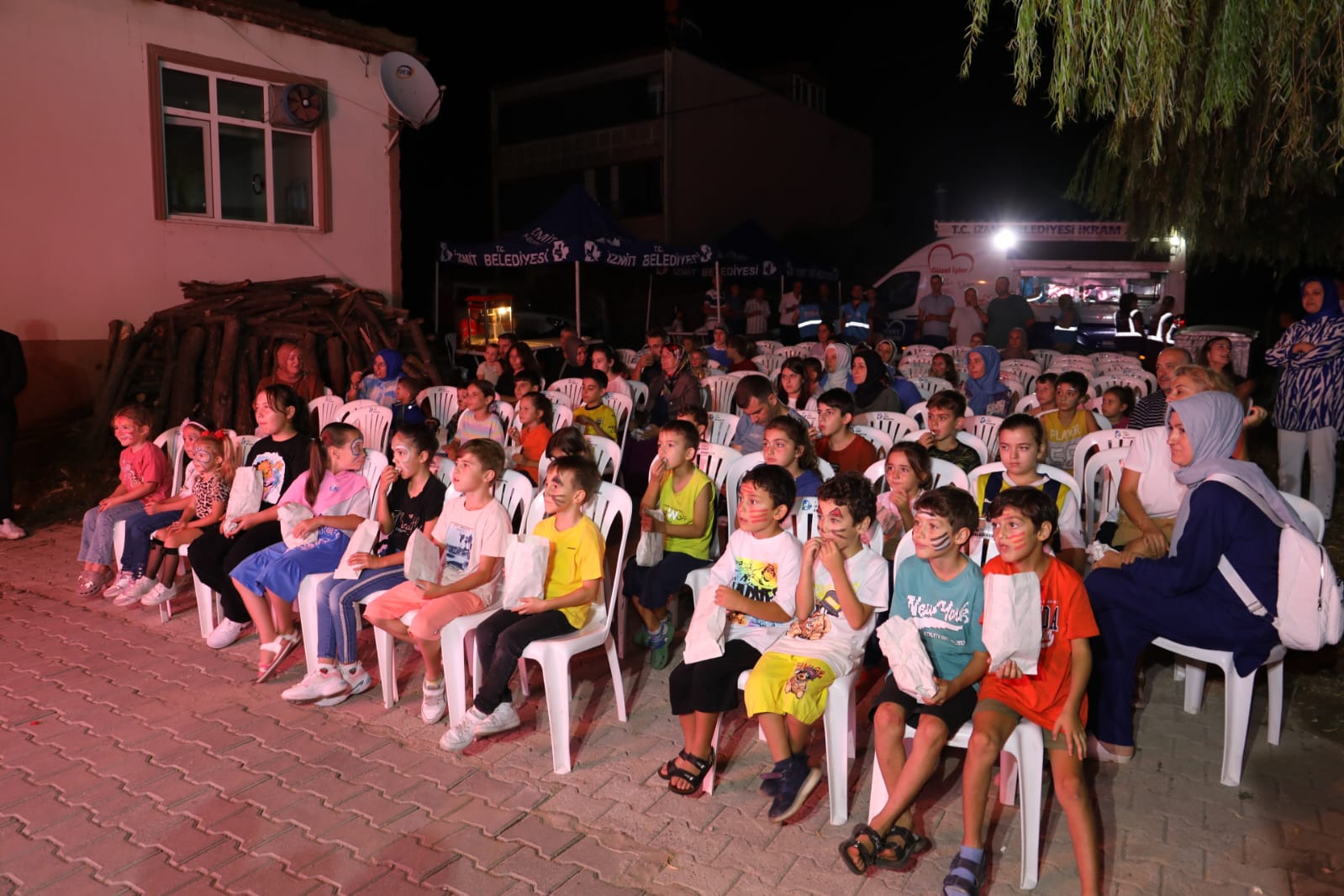 Minikler, `Çocuk Sinema Geceleri'nde doyasiya eglendi (7)