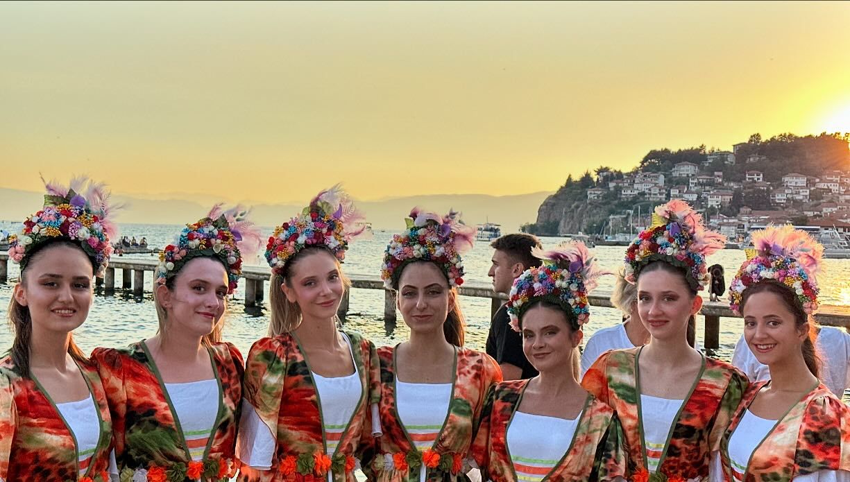 Sahne İzmit Topluluğu, Balkan Festivali’nde şehrimizi gururlandırdı (1)