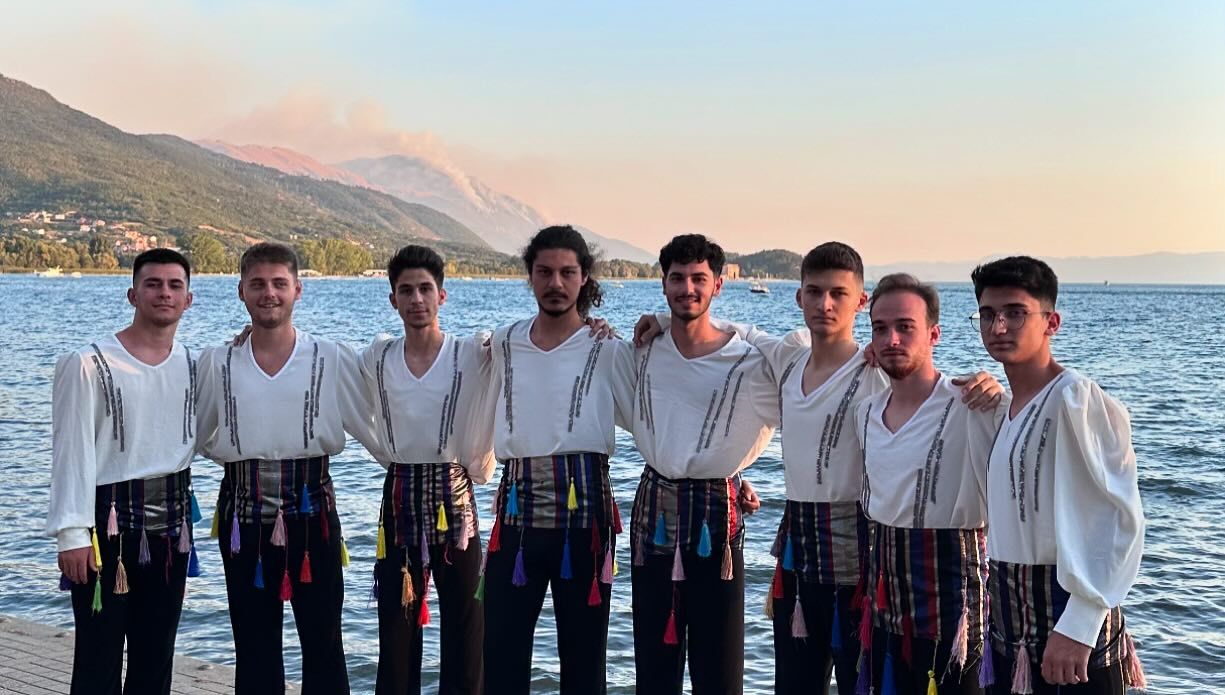 Sahne İzmit Topluluğu, Balkan Festivali’nde şehrimizi gururlandırdı (7)