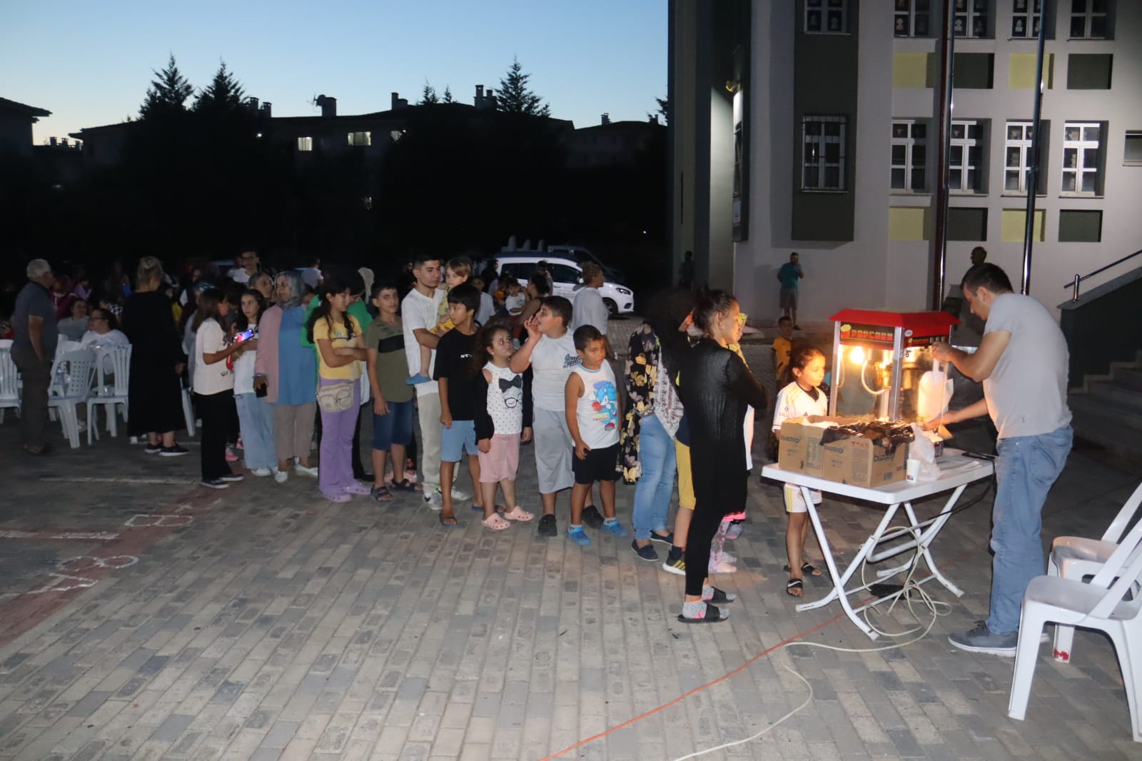 ‘Kuklalar Oynasın Çocuklar Gülsün’ etkinliği Arızlı Mahallesi’nde devam etti (3)