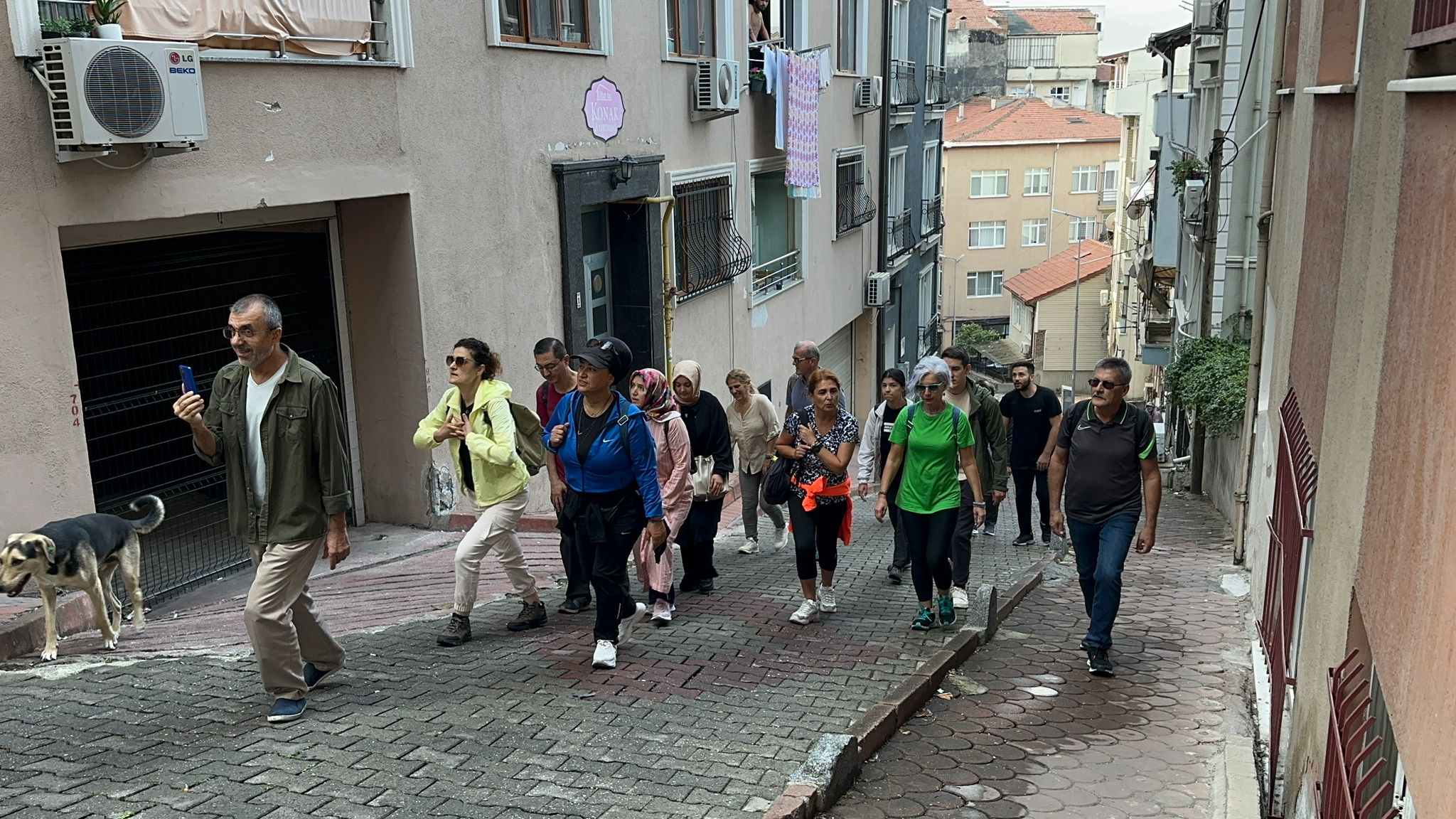 Hosgörü yolu yürüyüsüyle tarih kokan sokaklar gezildi (10)