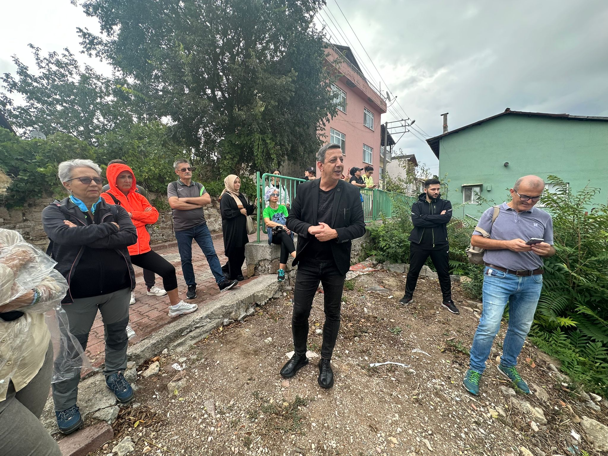 Hosgörü yolu yürüyüsüyle tarih kokan sokaklar gezildi (6)