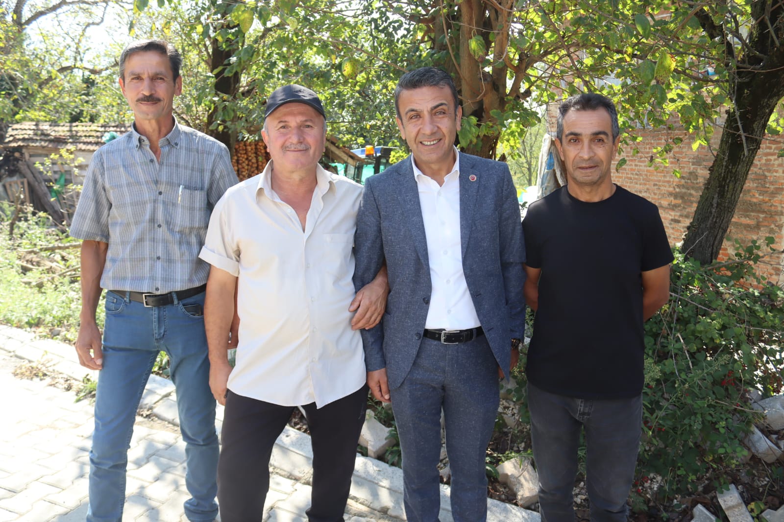 İzmit Belediyesi, Bağlıca Köyü’nde ihtiyaçları yerinde inceledi (2)