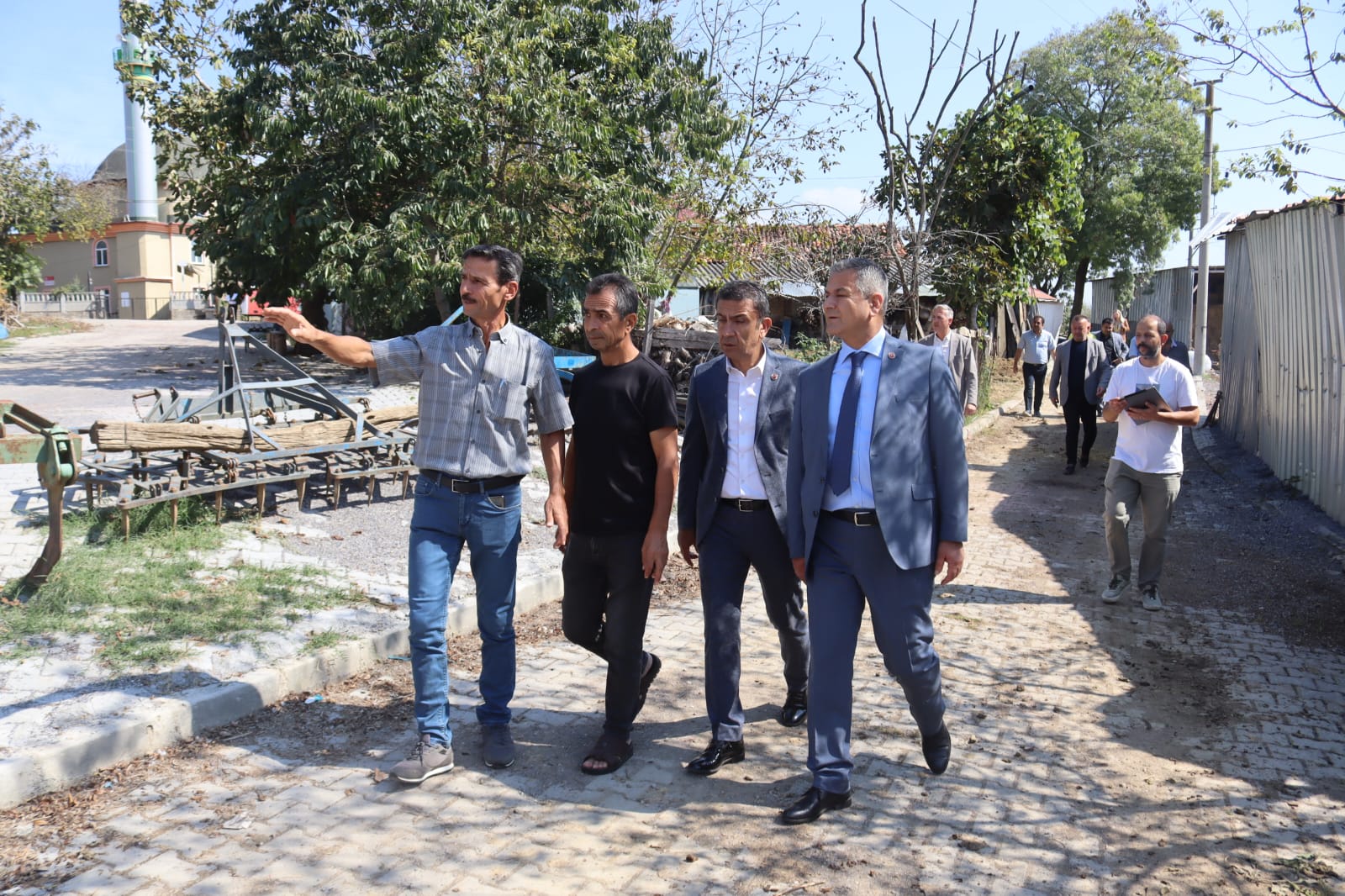 İzmit Belediyesi, Bağlıca Köyü’nde ihtiyaçları yerinde inceledi (6)