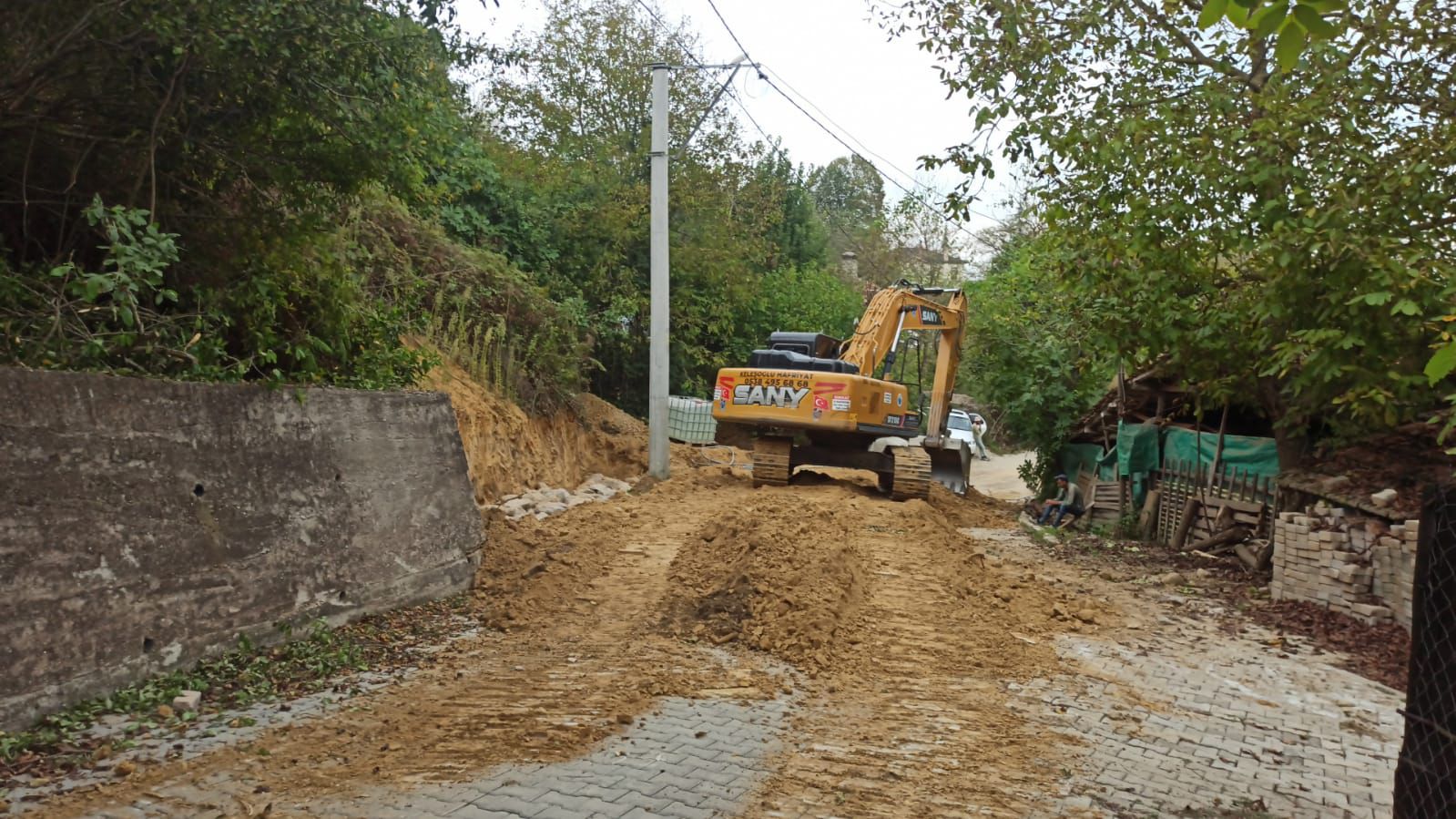 İzmit Belediyesi Fethiye Mahallesi’nde istinat duvarı inşa edecek (3)
