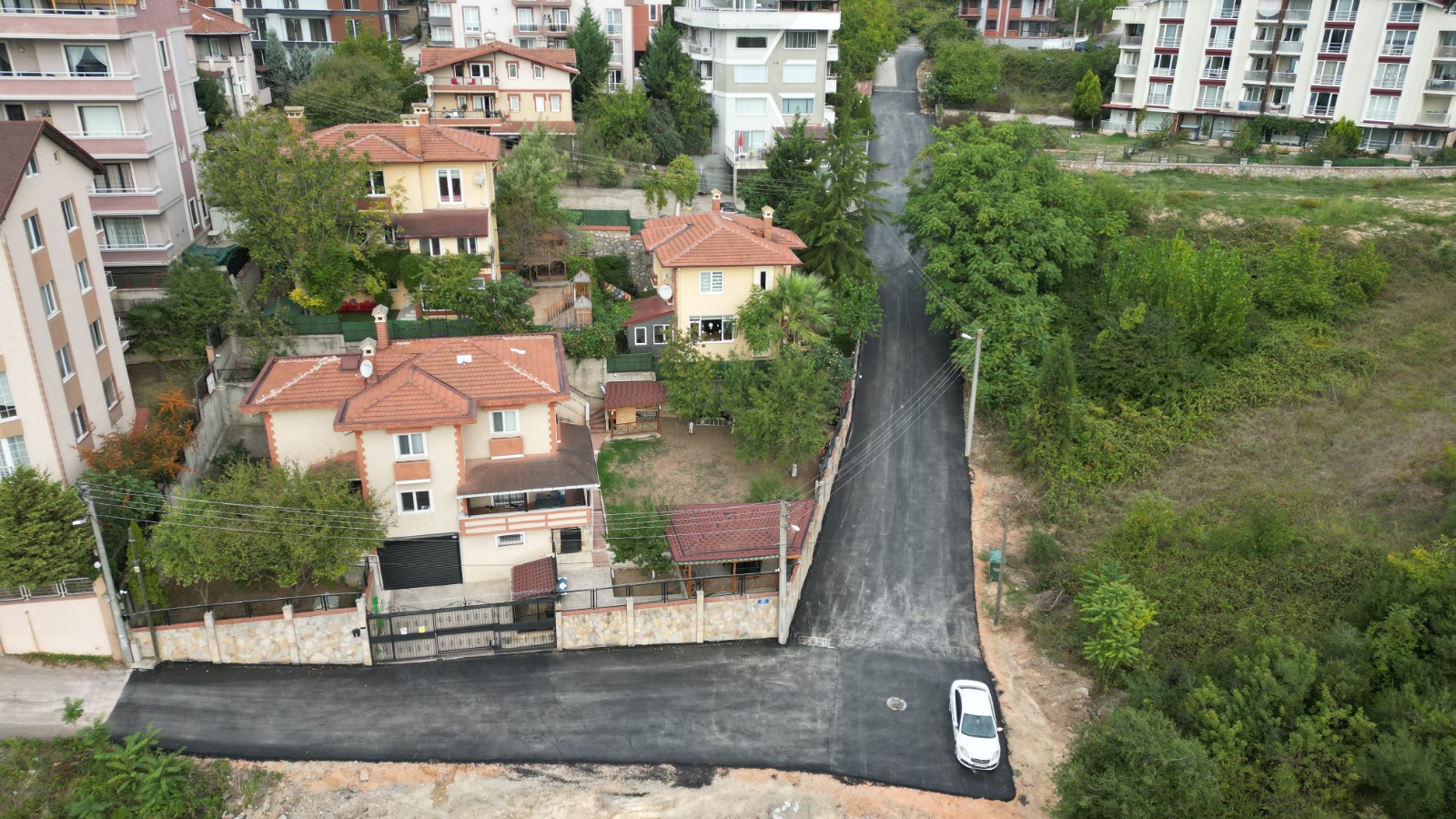 İzmit Belediyesi Orhan Mahallesindeki asfalt çalışmasını tamamladı (5)