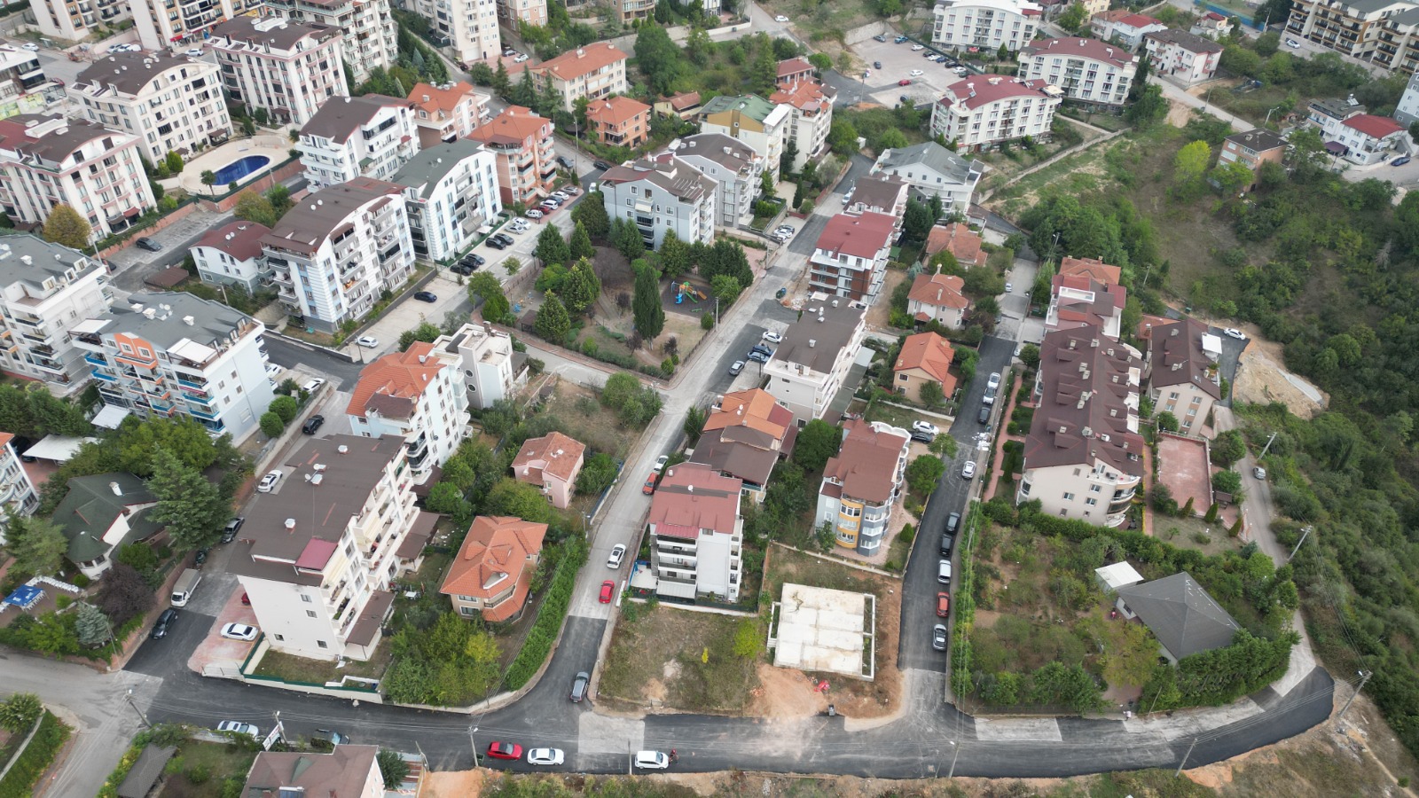 İzmit Belediyesi Orhan Mahallesindeki asfalt çalışmasını tamamladı (7)