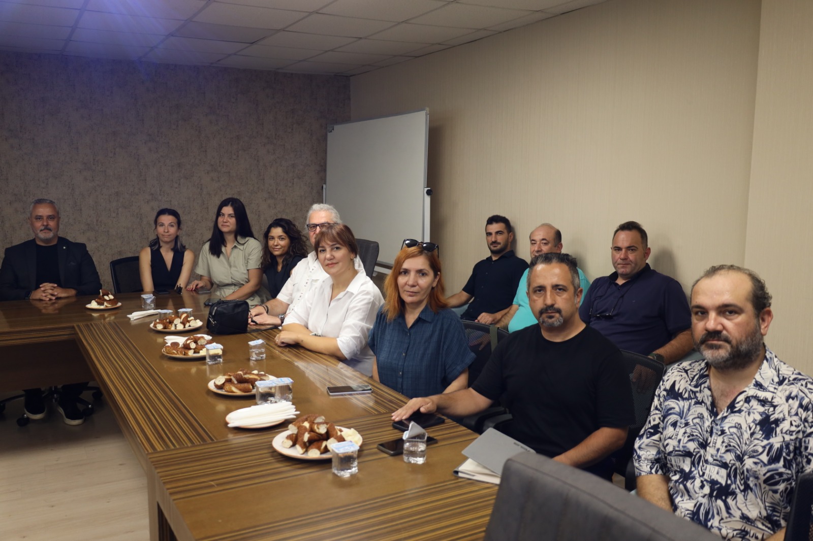 İzmit Belediyesi akademik odalarla yer tahsisi konusunu görüştü (4)