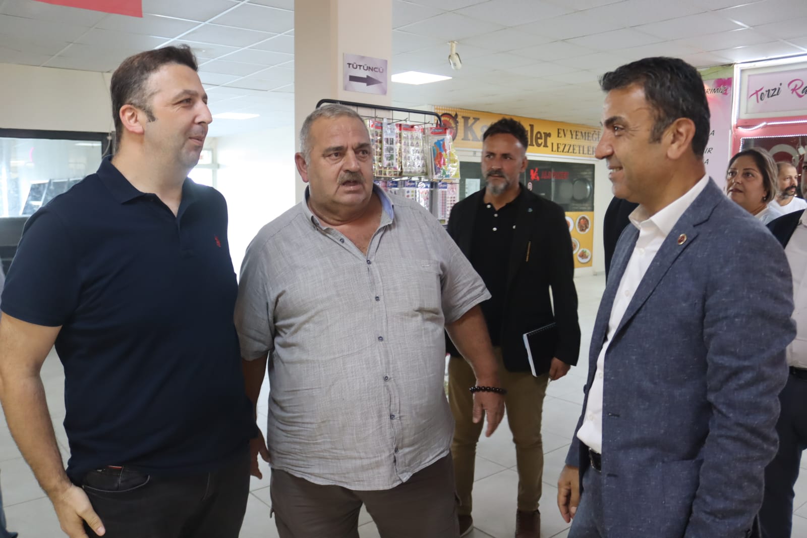 İzmit Belediyesi çözüm odaklı mahalle ziyaretlerine Ayazma Mahallesi’nde devam etti (2)