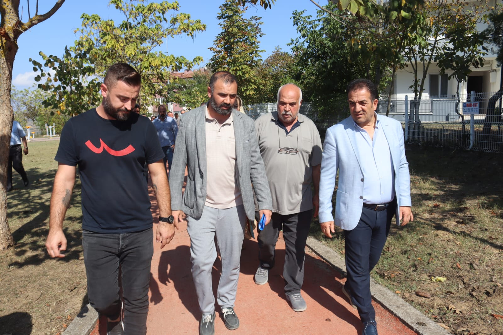 İzmit Belediyesi çözüm odaklı mahalle ziyaretlerine Ayazma Mahallesi’nde devam etti (4)
