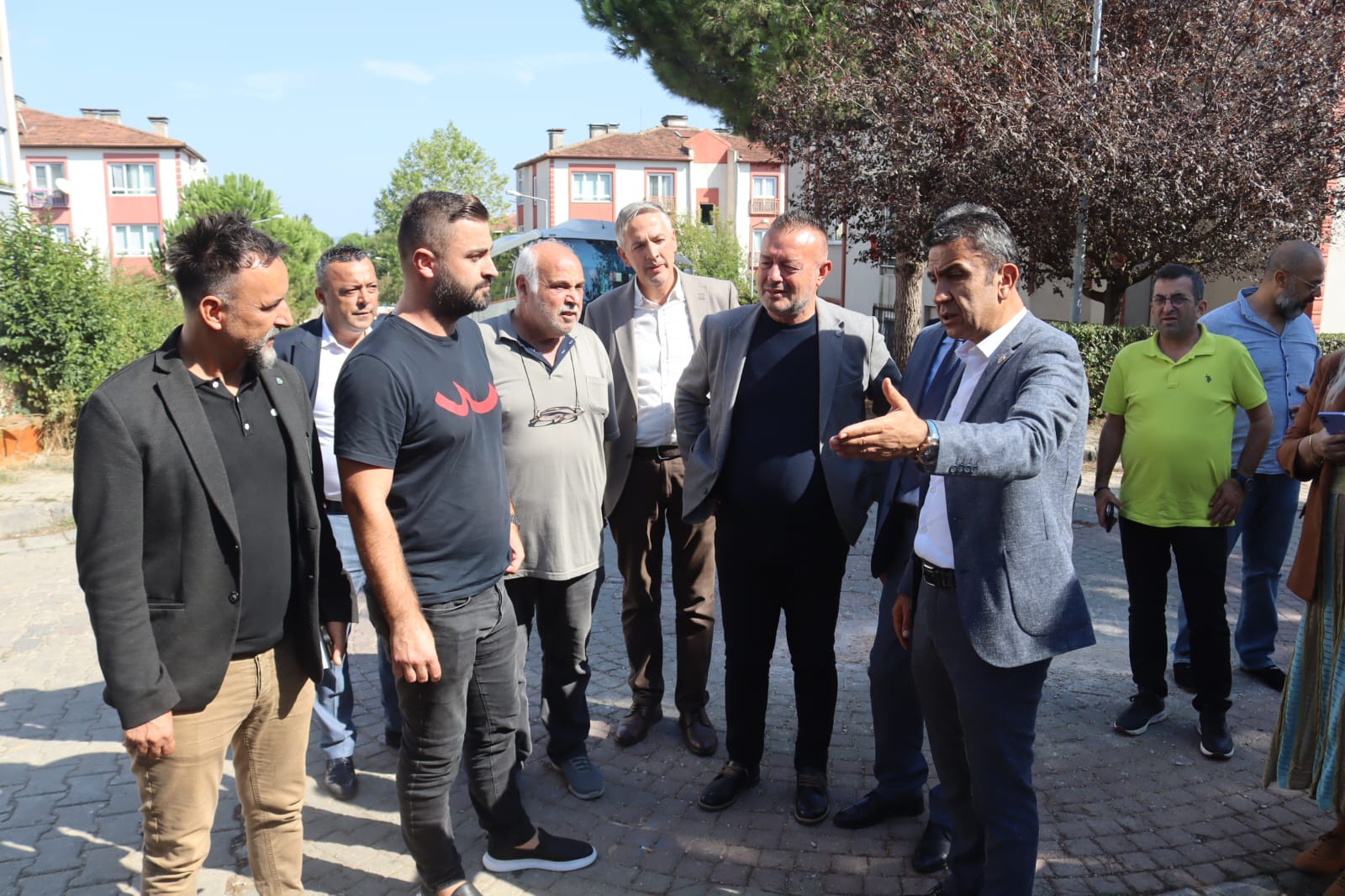 İzmit Belediyesi çözüm odaklı mahalle ziyaretlerine Ayazma Mahallesi’nde devam etti (6)