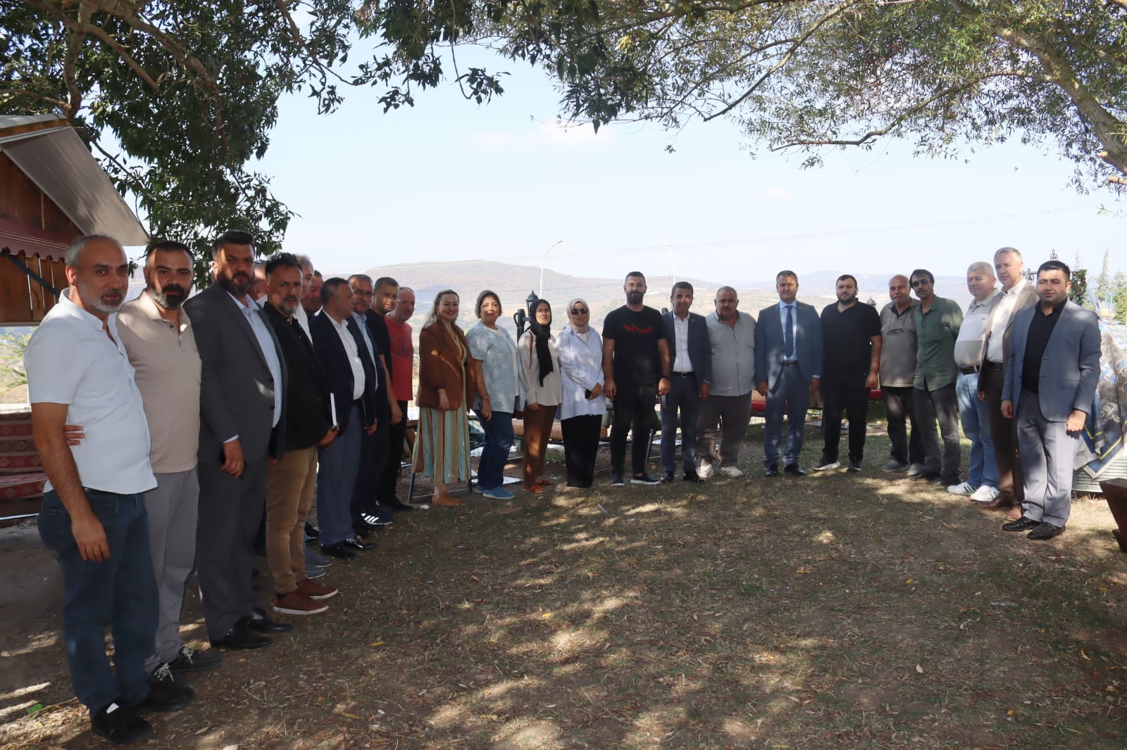 İzmit Belediyesi çözüm odaklı mahalle ziyaretlerine Ayazma Mahallesi’nde devam etti (7)