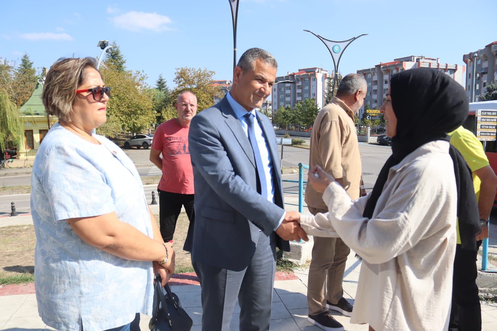 İzmit Belediyesi çözüm odaklı mahalle ziyaretlerine Ayazma Mahallesi’nde devam etti (8)