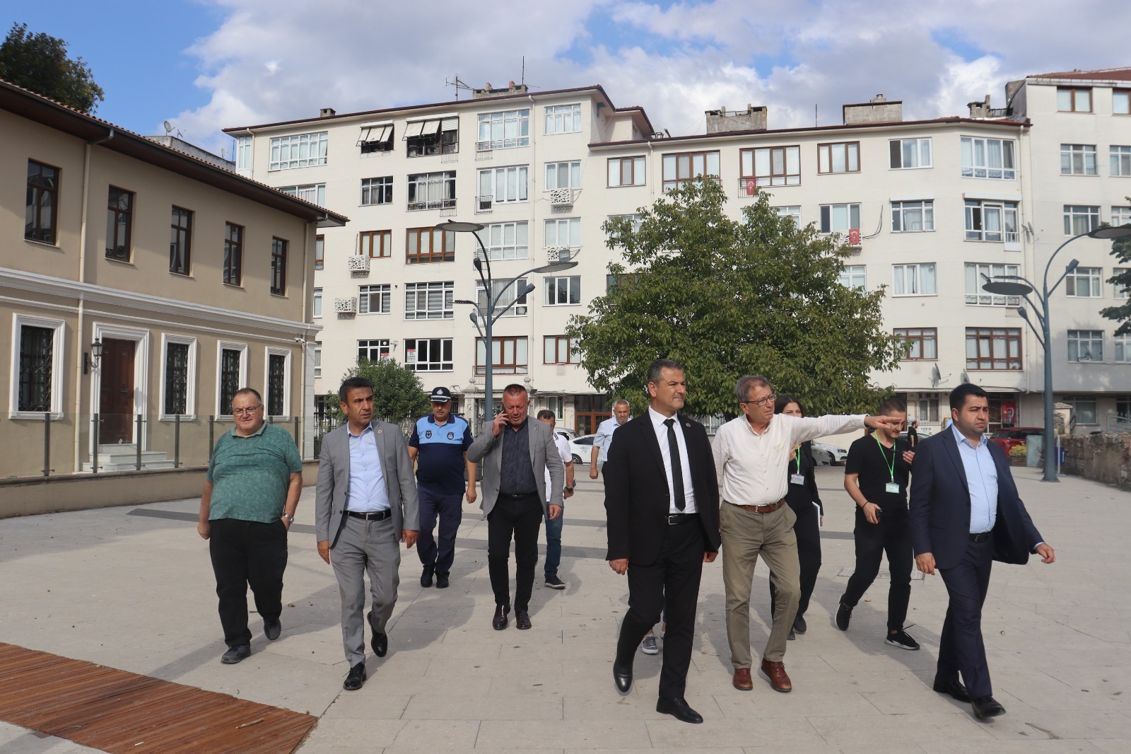 İzmit Belediyesi mahalle ziyaretlerine devam ediyor (2)