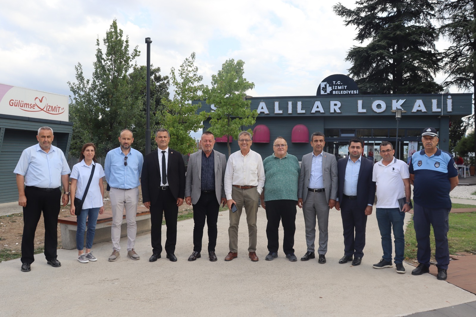 İzmit Belediyesi mahalle ziyaretlerine devam ediyor (3)