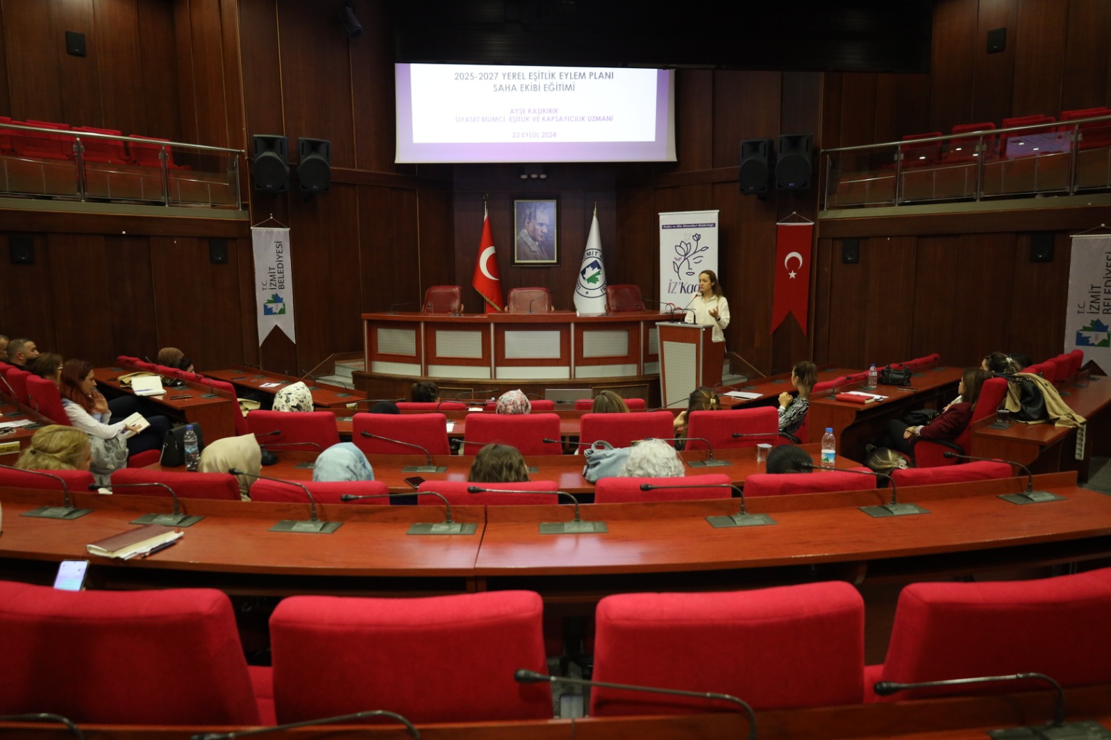 Izmit Belediyesi personeli Yerel Esitlikçi Hizmetler için egitim aldi (2)