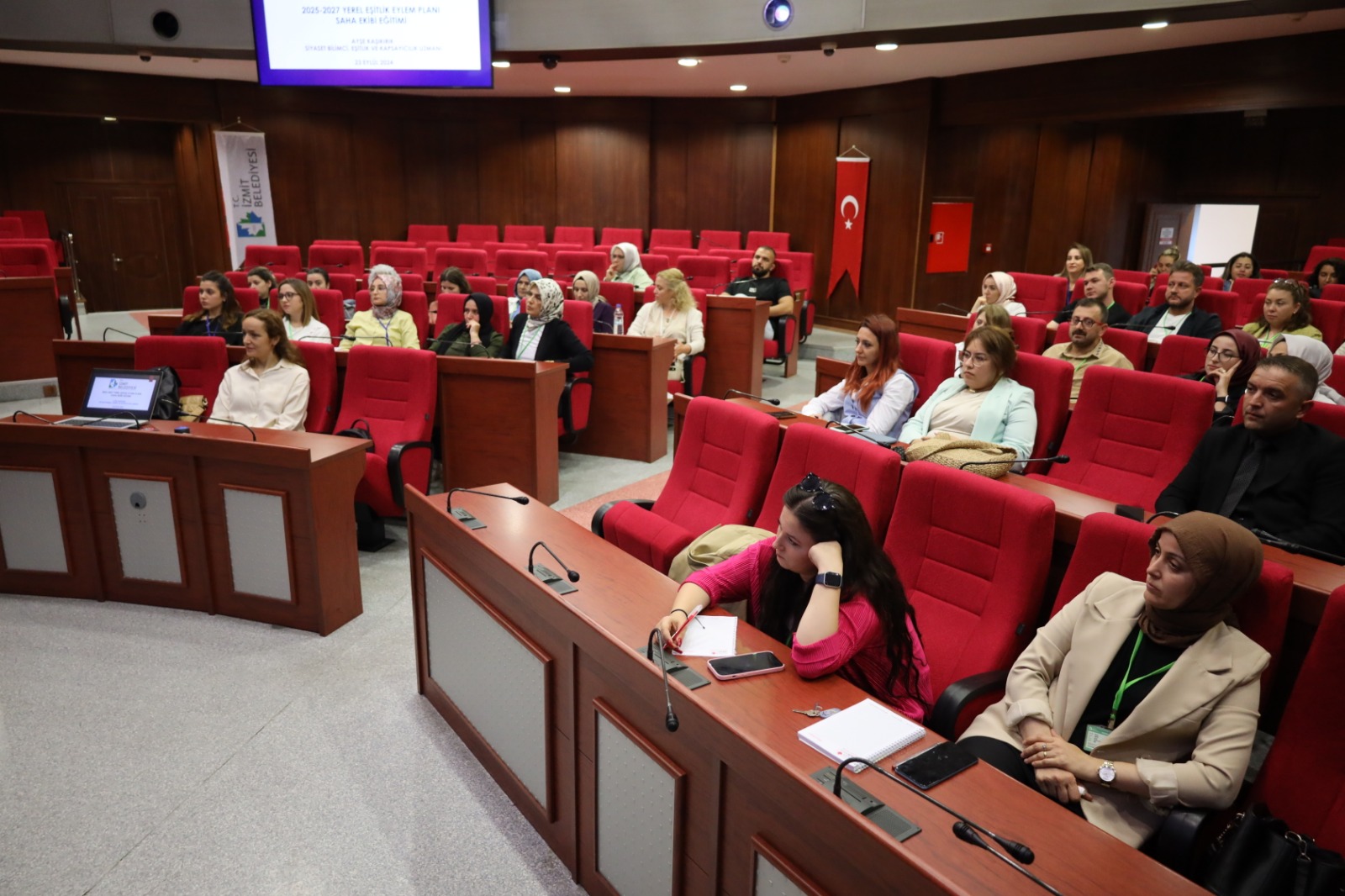 Izmit Belediyesi personeli Yerel Esitlikçi Hizmetler için egitim aldi (3)