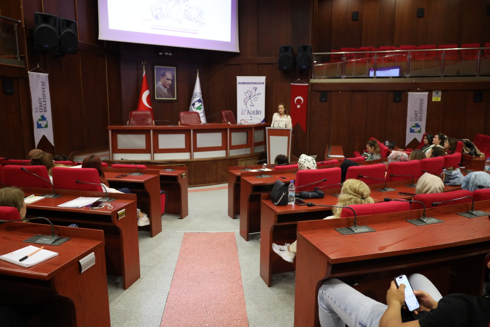 Izmit Belediyesi personeli Yerel Esitlikçi Hizmetler için egitim aldi (4)