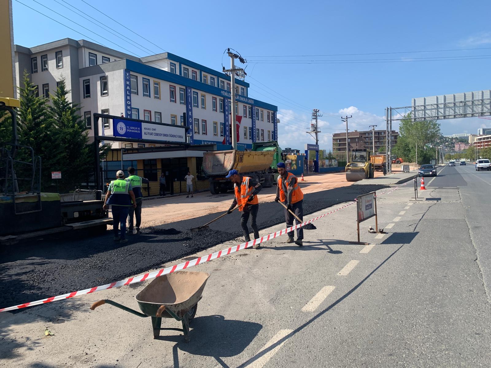 Izmit Belediyesinden Yesilova Mahallesinde yogun asfalt mesaisi (1)