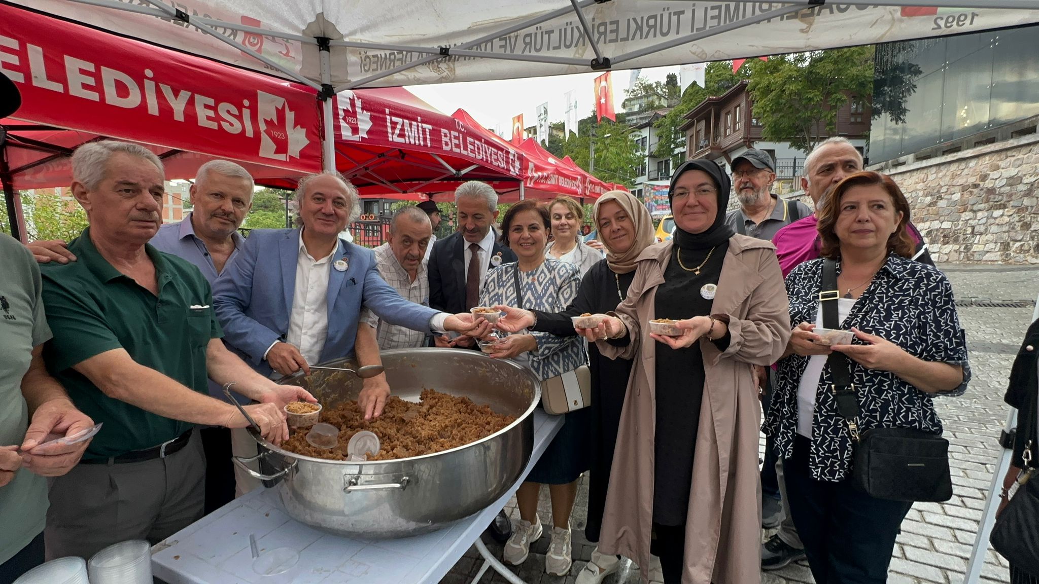 Kapanca Sokak Festivalinde vatandaslara helva ikrami (3)