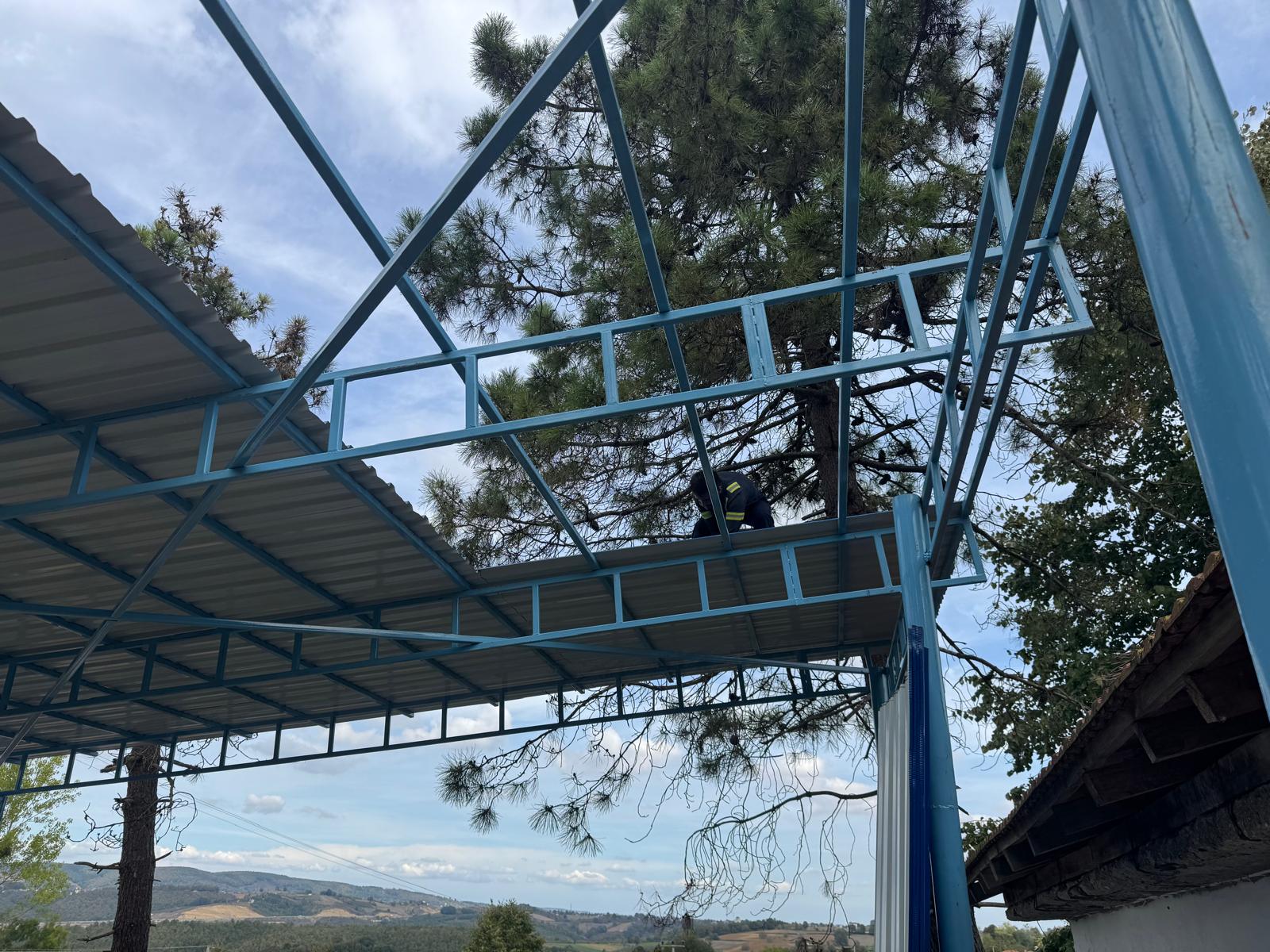 Ortaburun Köy Mezarlığına Sundurma Çalışması (1)