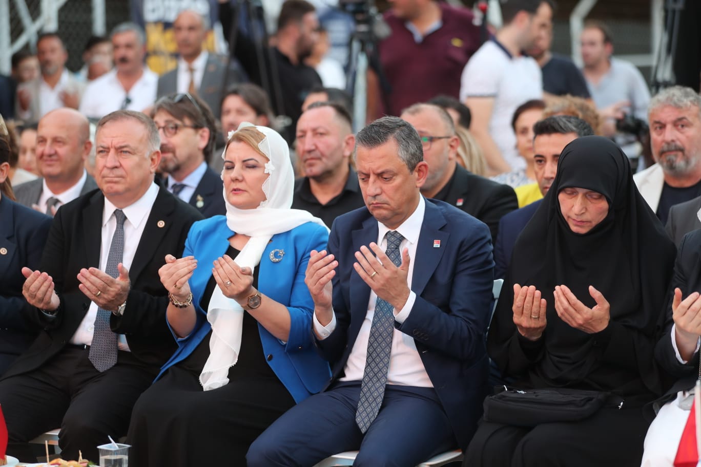 Özgür Özel (1)