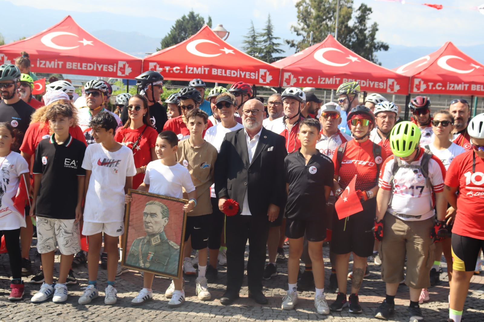 Zafer Bayramı’nda İzmit sokaklarında coşkulu bisiklet korteji (4)
