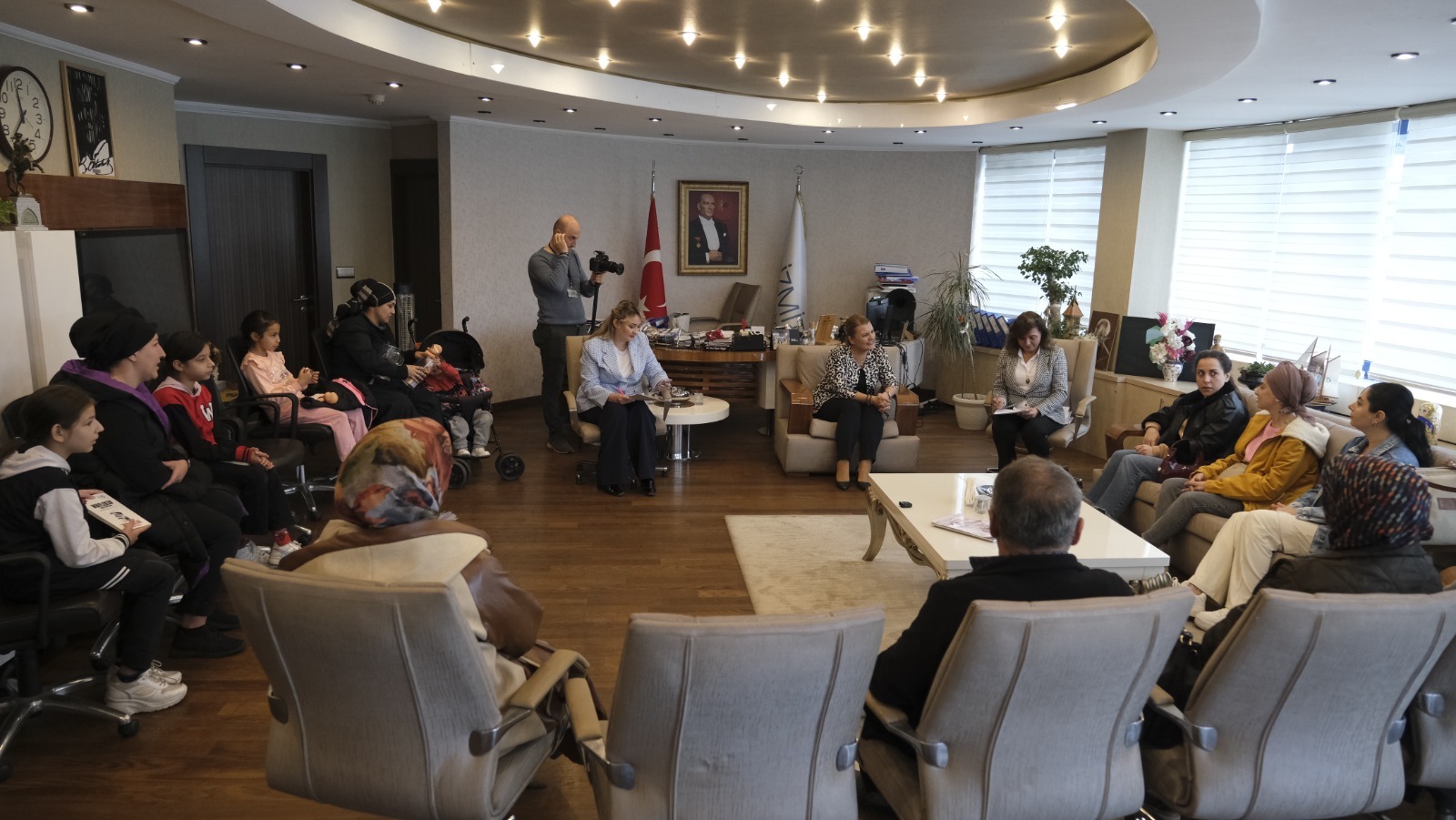 Baskan Hürriyet, Halk Günü'nde vatandaslarla birebir temasta (11)