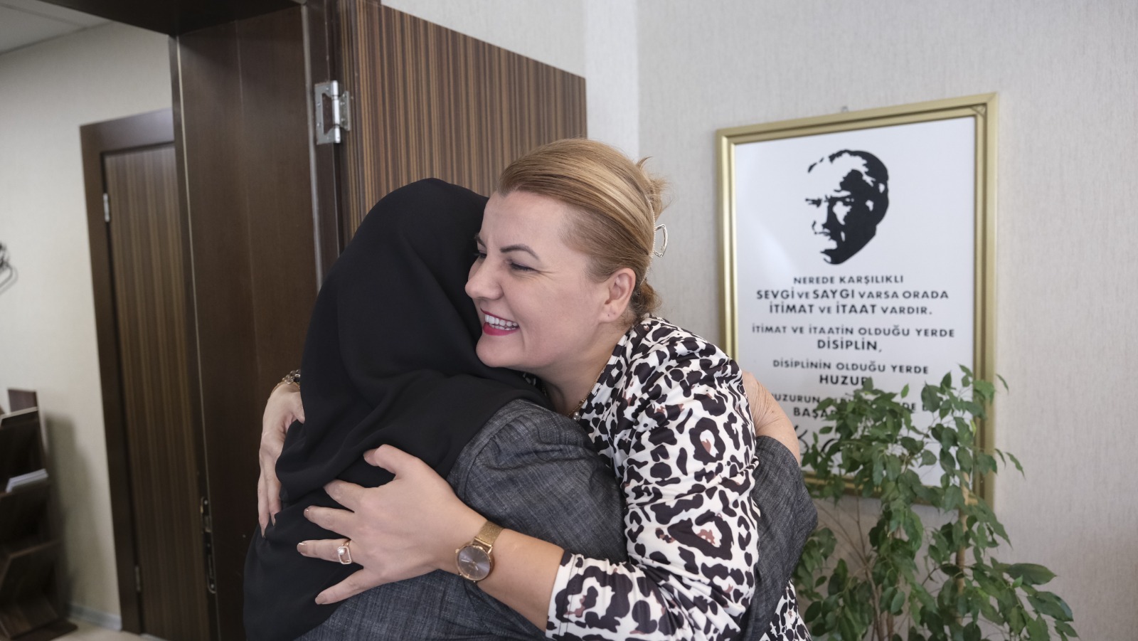Baskan Hürriyet, Halk Günü'nde vatandaslarla birebir temasta (7)
