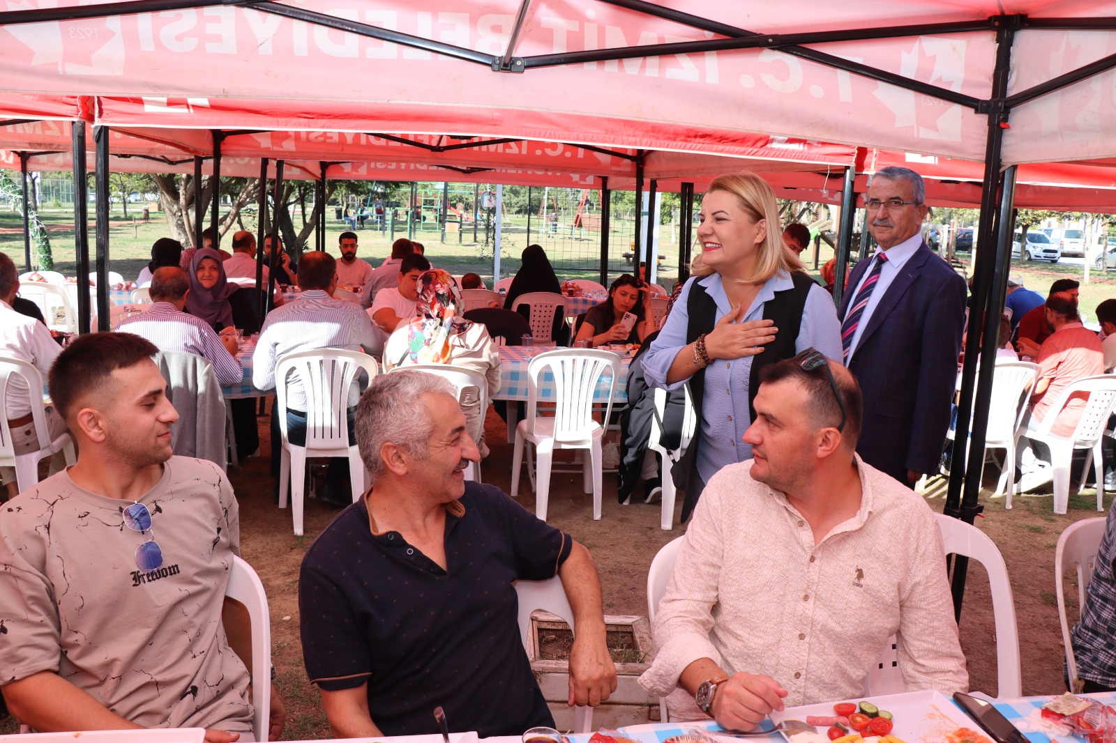 Baskan Hürriyet, din görevlileriyle Gülümse Kafe'de bir araya geldi (7)