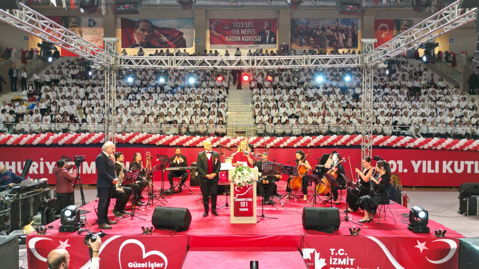 Cumhuriyetin 101'nci yili anisina muhtesem konser (5)