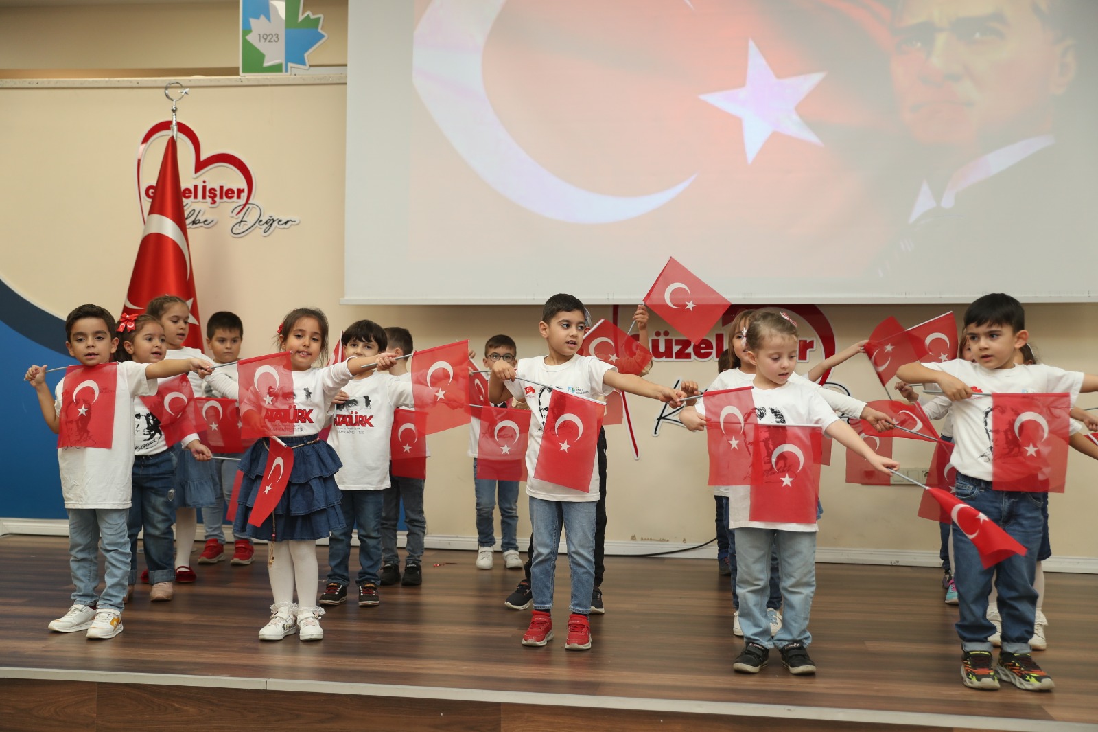 Cumhuriyetin 101’nci yılını coşkuyla kutladı (12)