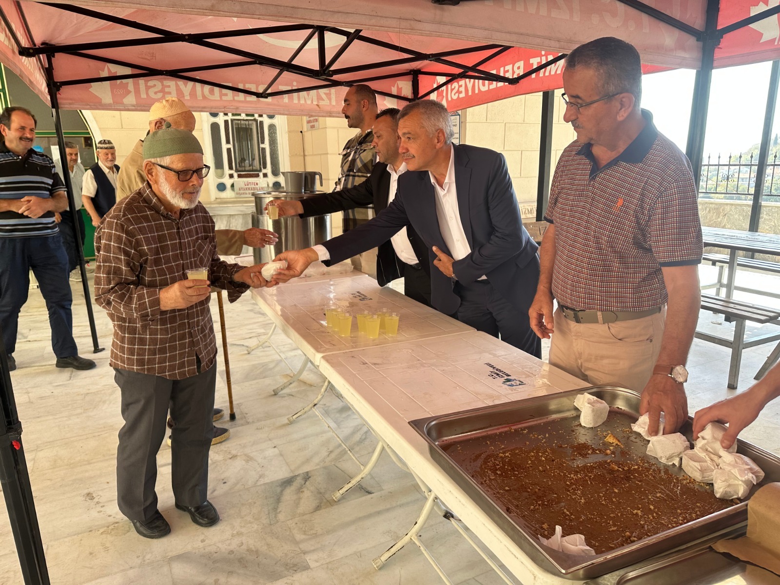 İzmit Belediyesi Fatih Camii cemaati ile buluştu (3)