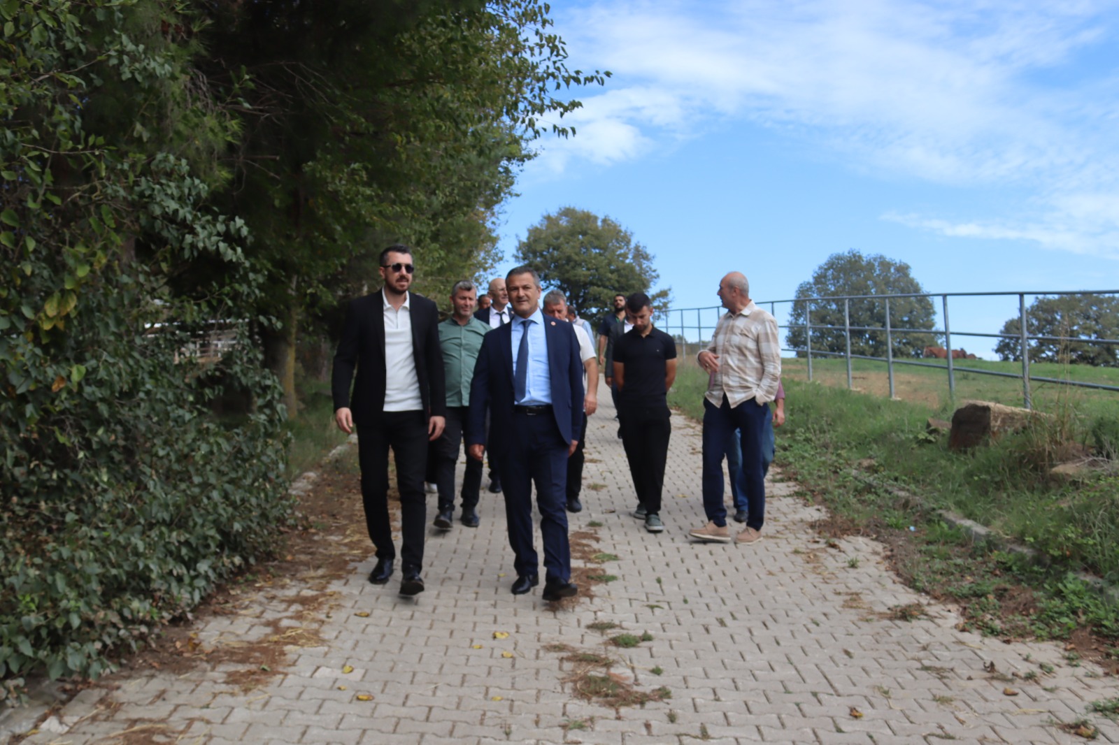 İzmit Belediyesinin son durağı Akmeşe Sultaniye ve Erenler Mahallesi oldu (4)