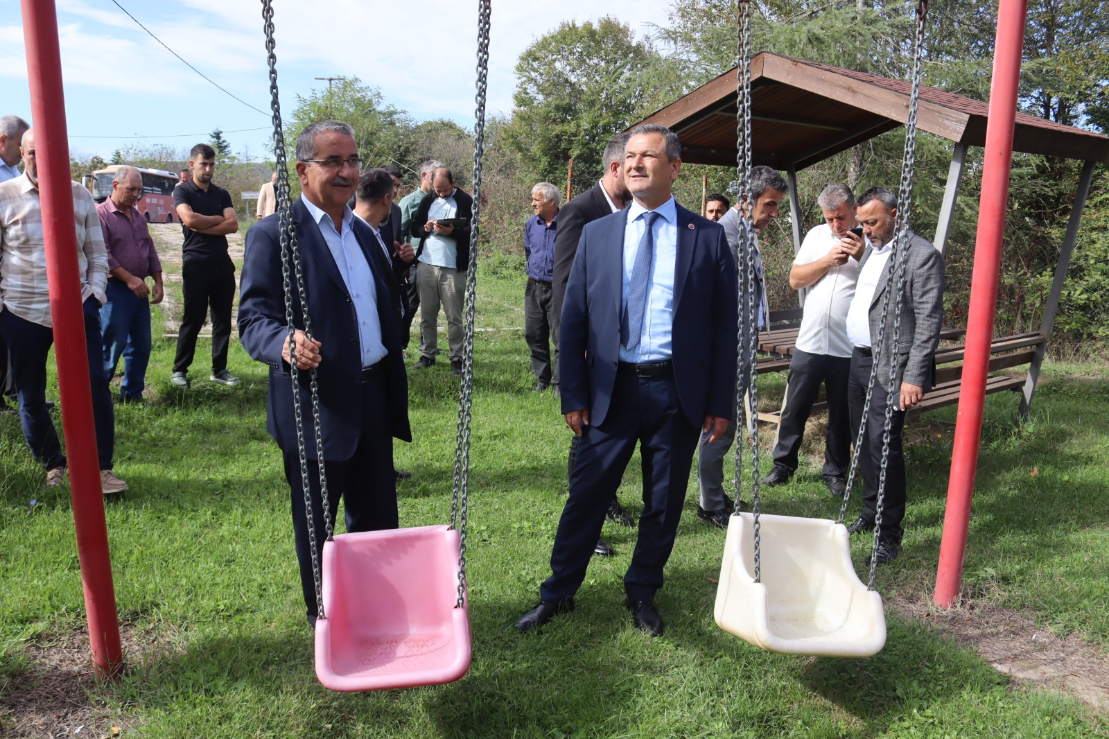 İzmit Belediyesinin son durağı Akmeşe Sultaniye ve Erenler Mahallesi oldu (5)