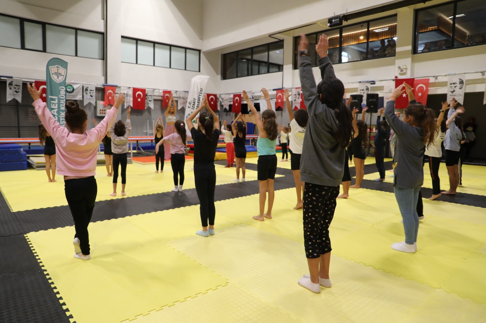 Nefes Al İzmit Çocuk Yogası etkinliğinde miniklerin özgüven gelişimi desteklendi (6)