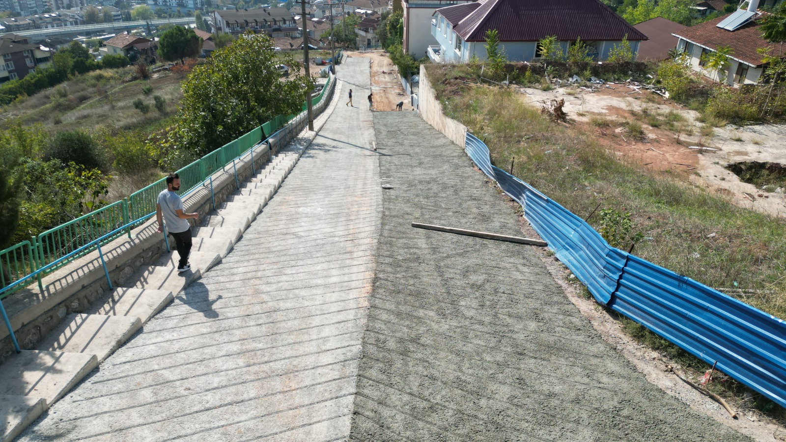 Yenimahalle’nin beton yolu yenileniyor (2)