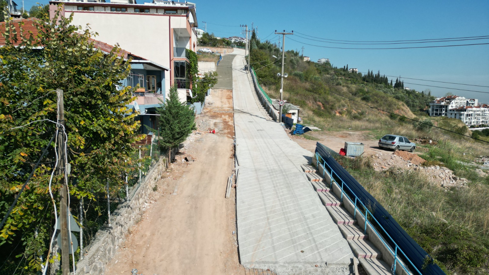 Yenimahalle’nin beton yolu yenileniyor (3)