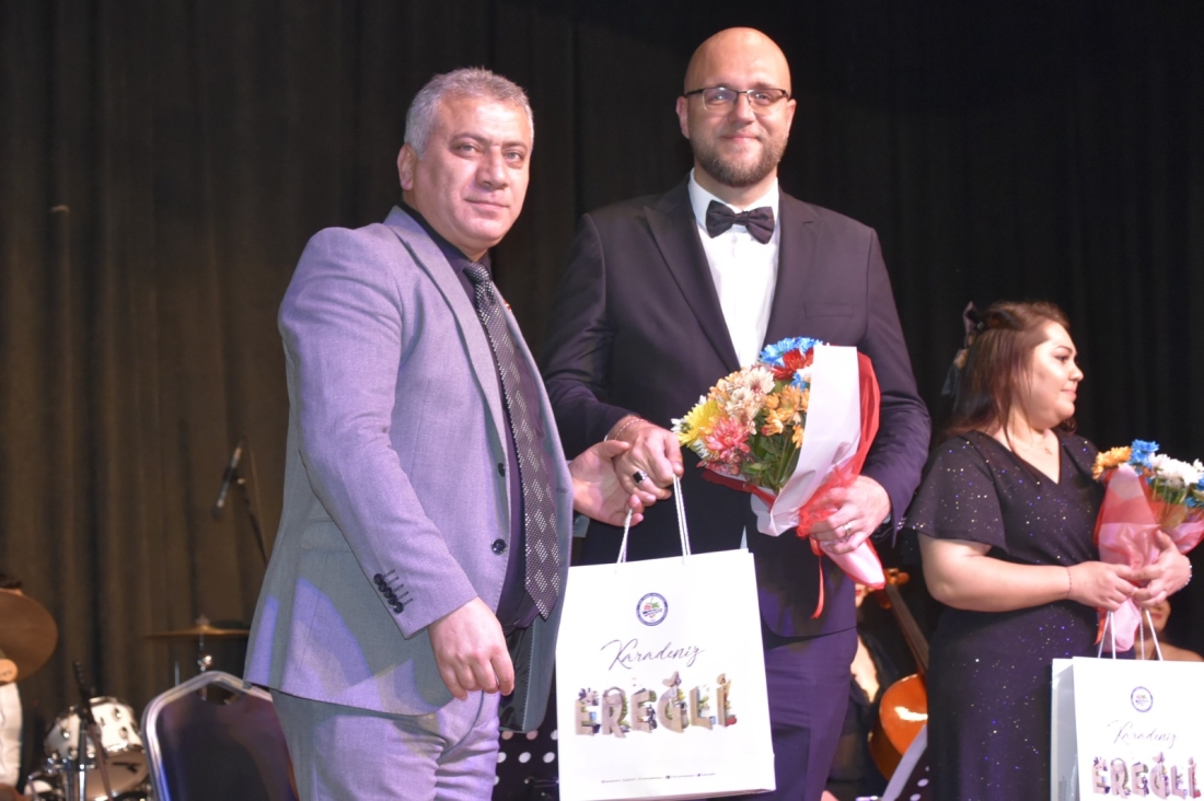 101'nci yilda Karadeniz Eregli'de Izmit Belediyesi Kent Orkestrasi rüzgari (1)